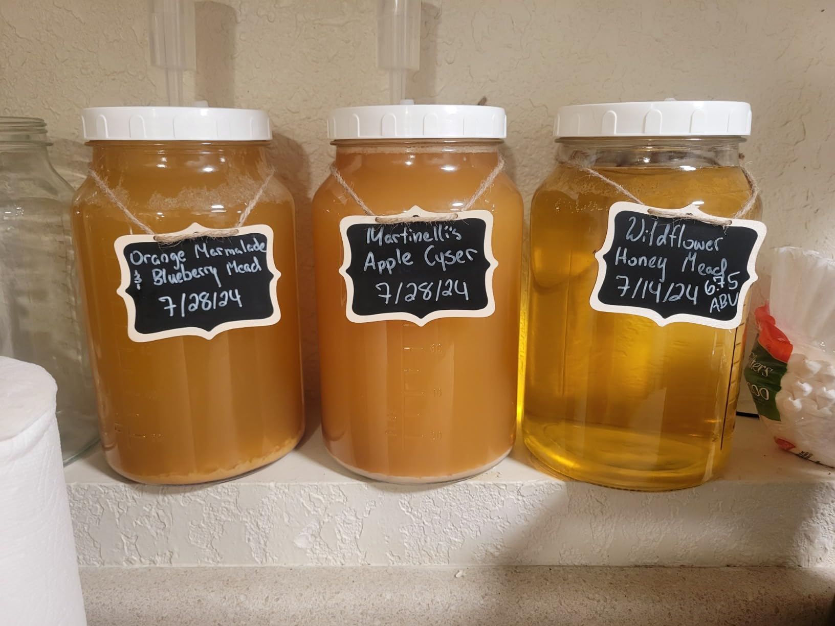 Qianfenie 1 Gallon Fermentation Jar with 3 Airlocks & 2 Screw Lids, 2 Pack | Wide Mouth, Airtight Lids, Scale Mark, Heavy-Duty Glass Jars for Kombucha, Mead Making, Sauerkraut, Sourdough Starter, Pickle customer photo 1
