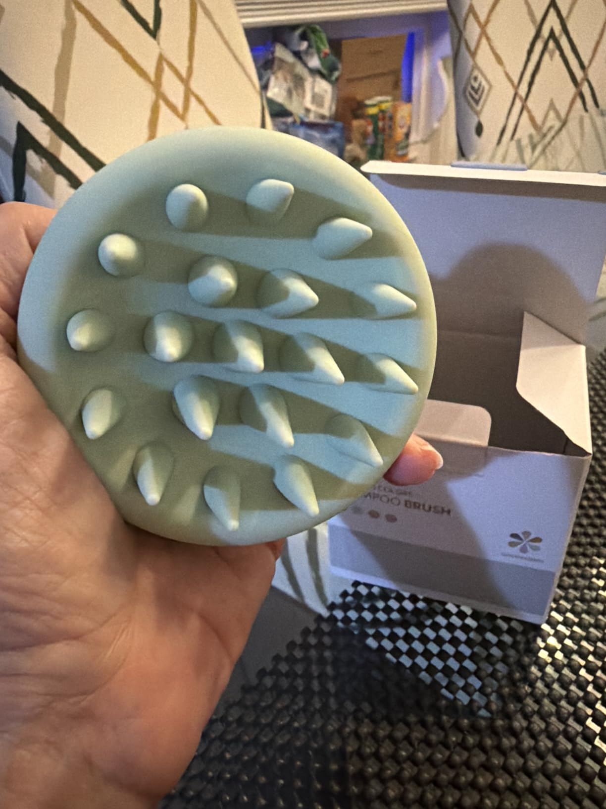 Sndyi Silicone Scalp Massager Shampoo Brush, Hair Scrubber with Soft Silicone Bristles, Scalp Scrubber/Exfoliator for Dandruff Removal, Wet Dry Scalp Brush for Hair Growth & Scalp Care, Oatmeal customer photo 2