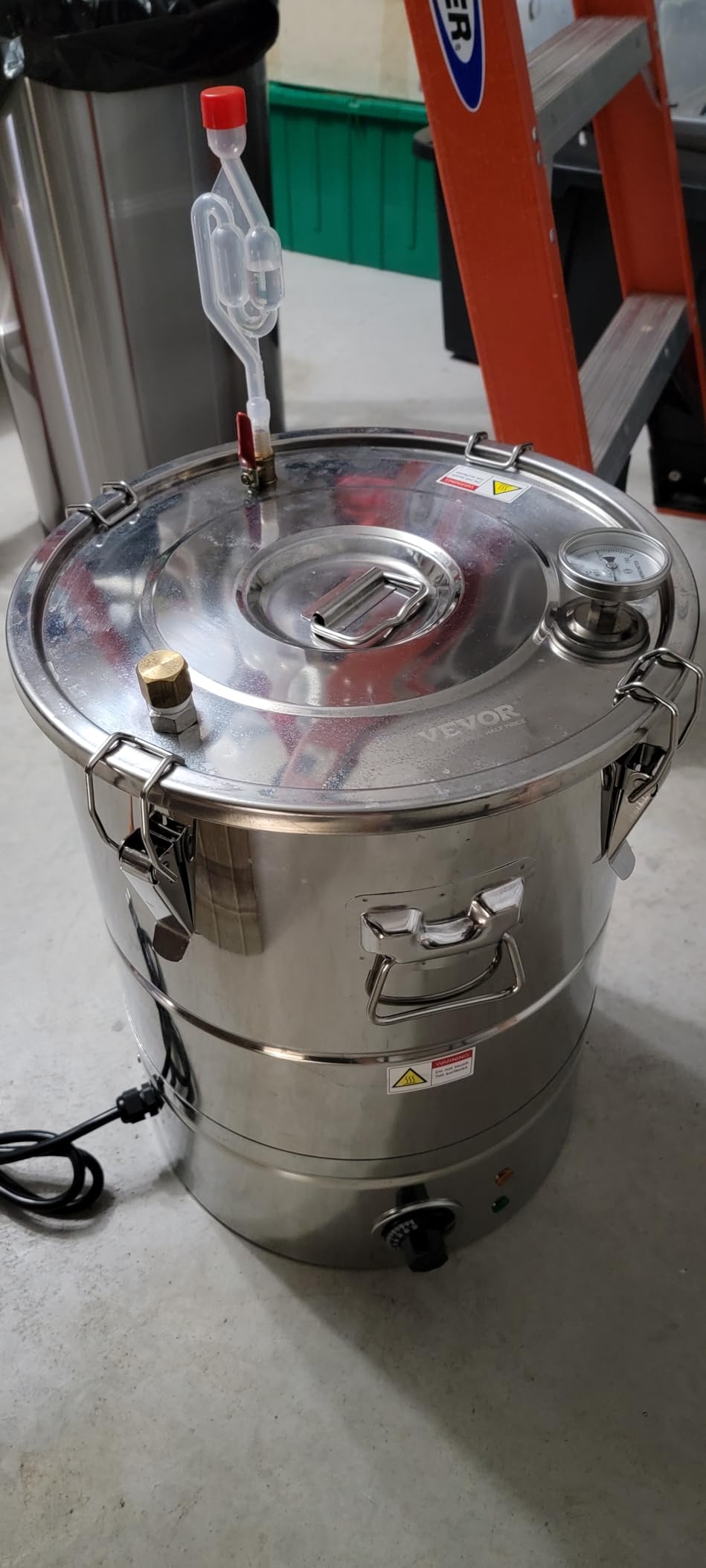 VEVOR Electric Alcohol Still 8Gal/30L, Alcohol Distiller, Distillery Kit for Alcohol include Pump & One-way Exhaust Valve & Thermometer customer photo 1