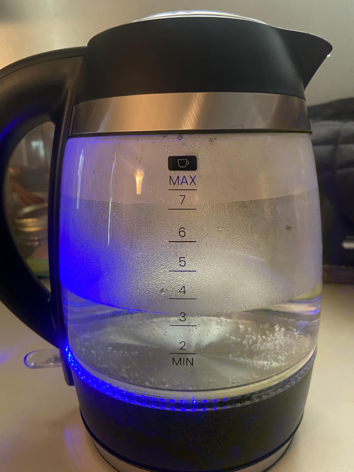 Chefman Electric Kettle, 1.8L 1500W, Hot Water Boiler, Removable Lid for Easy Cleaning, Auto Shut Off, Boil-Dry Protection, Stainless Steel Filter, BPA Free, Borosilicate Glass Electric Tea Kettle customer photo 2