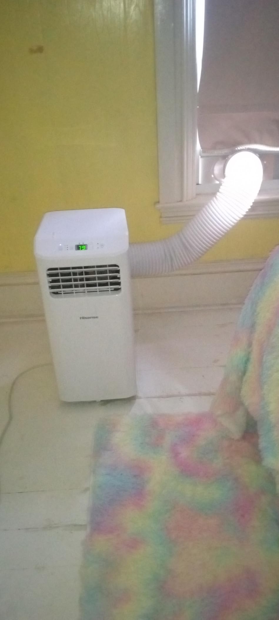 Hisense Portable Air Conditioner 5000-BTU DOE (115-Volt) White Vented, Remote control, Cools 150-sq ft, 24 Hour Timer, 3-modes (Cooling, Fan, Dehumidifier), Noise Level dB 47 - AP0522CR1W (Renewed) customer photo 1