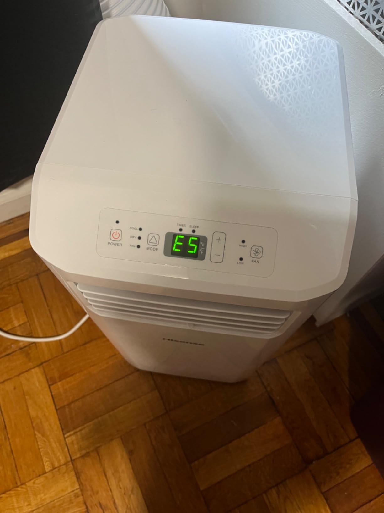 Hisense Portable Air Conditioner 5000-BTU DOE (115-Volt) White Vented, Remote control, Cools 150-sq ft, 24 Hour Timer, 3-modes (Cooling, Fan, Dehumidifier), Noise Level dB 47 - AP0522CR1W (Renewed) customer photo 2