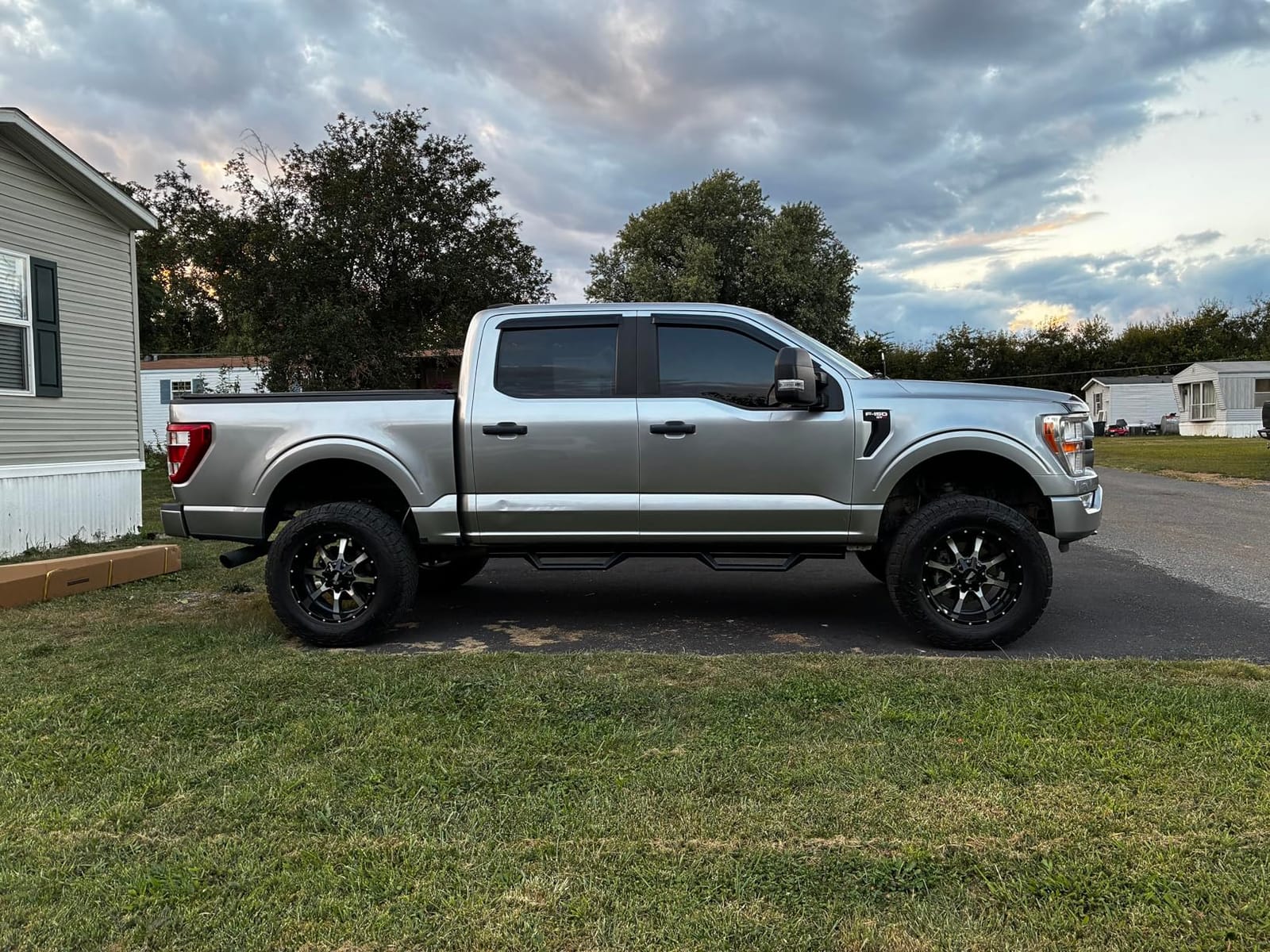 Tyger Auto LanderX Running Board Compatible with 2015-2026 Ford F-150; 2022-2026 F-150 Lightning; 2017-2026 F-250 F-350 SD | Supercrew Cab | TG-LX3F82368 | Drop Step Side Step Rail Nerf Bars customer photo 1