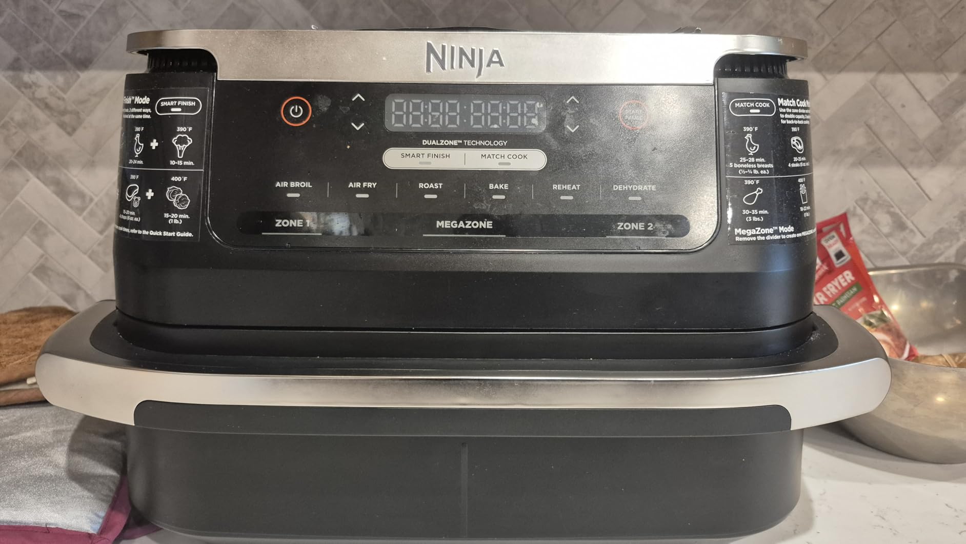 Ninja Foodi Air Fryer, 7 Qt MegaZone, 6-in-1, Black, DZ071 | Air fry, roast, broil, bake, reheat, dehydrate, 450F max, 2x3.5 Qt baskets, Smart Finish customer photo 1