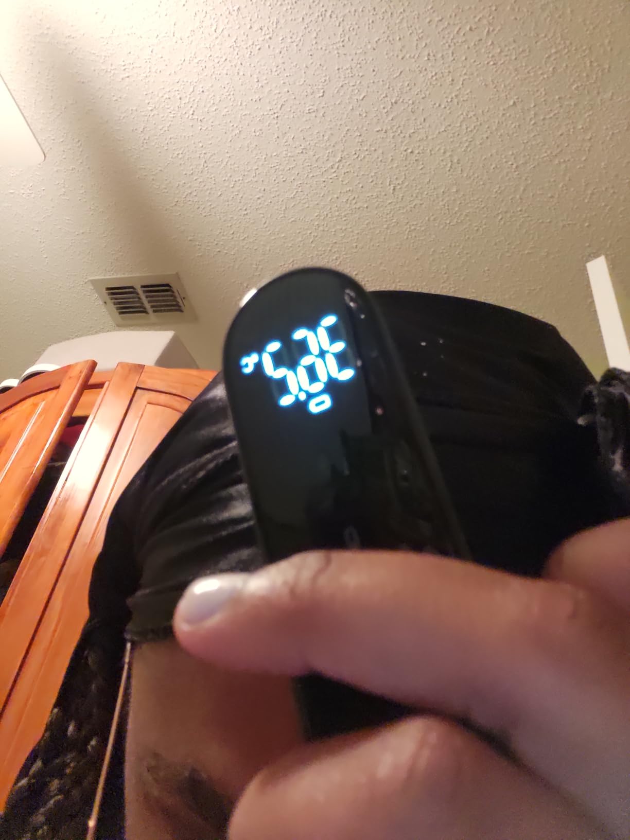 iHealth No-Touch Forehead Thermometer (PT3) - 1s Fast Accurate, 3 Ultra-Sensitive Sensors, Quiet Vibration Feedback, Large LED Digits customer photo 2