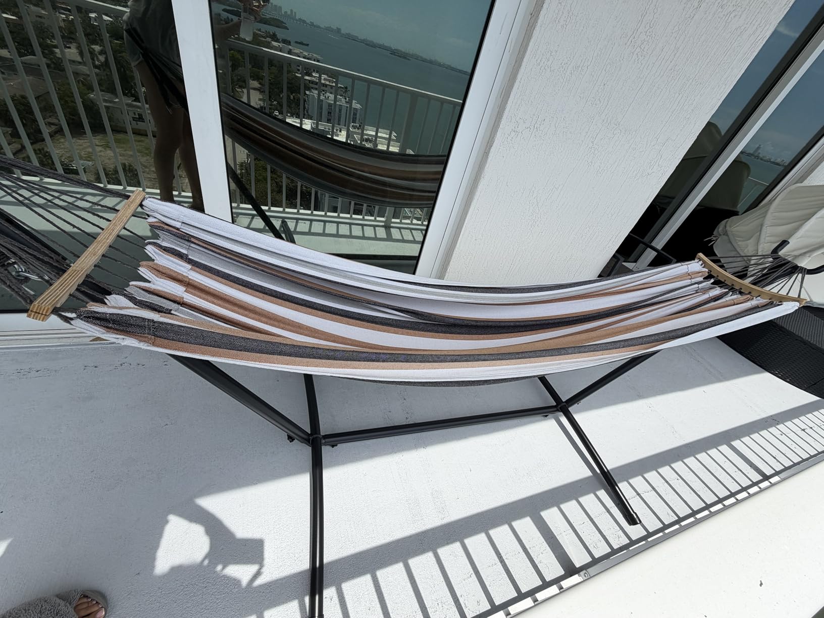 SZHLUX Hammock with Stand for Outside | 450lb Capacity Steel Stand, Premium Carry Bag Included and Two Anti Roll Balance Beam customer photo 1