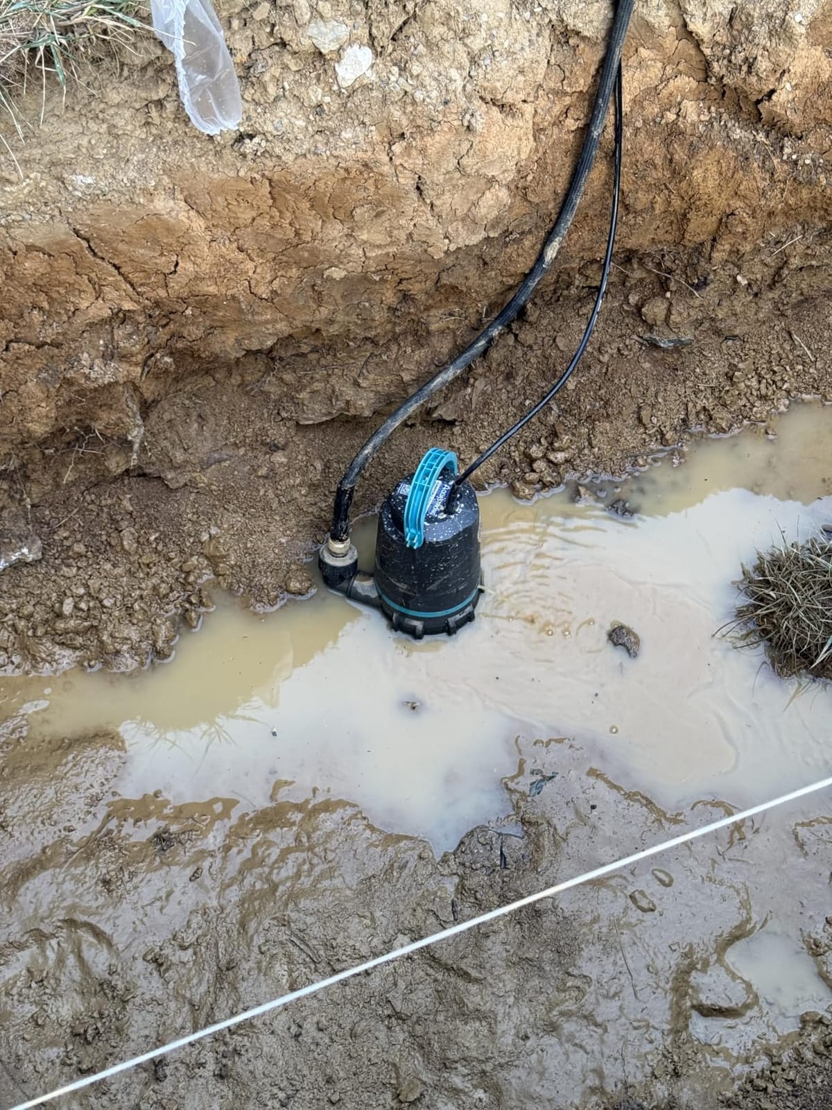AQUASTRONG 1 HP Sump Pump 4500 GPH Submersible Water Pump for Water Removal customer photo 1
