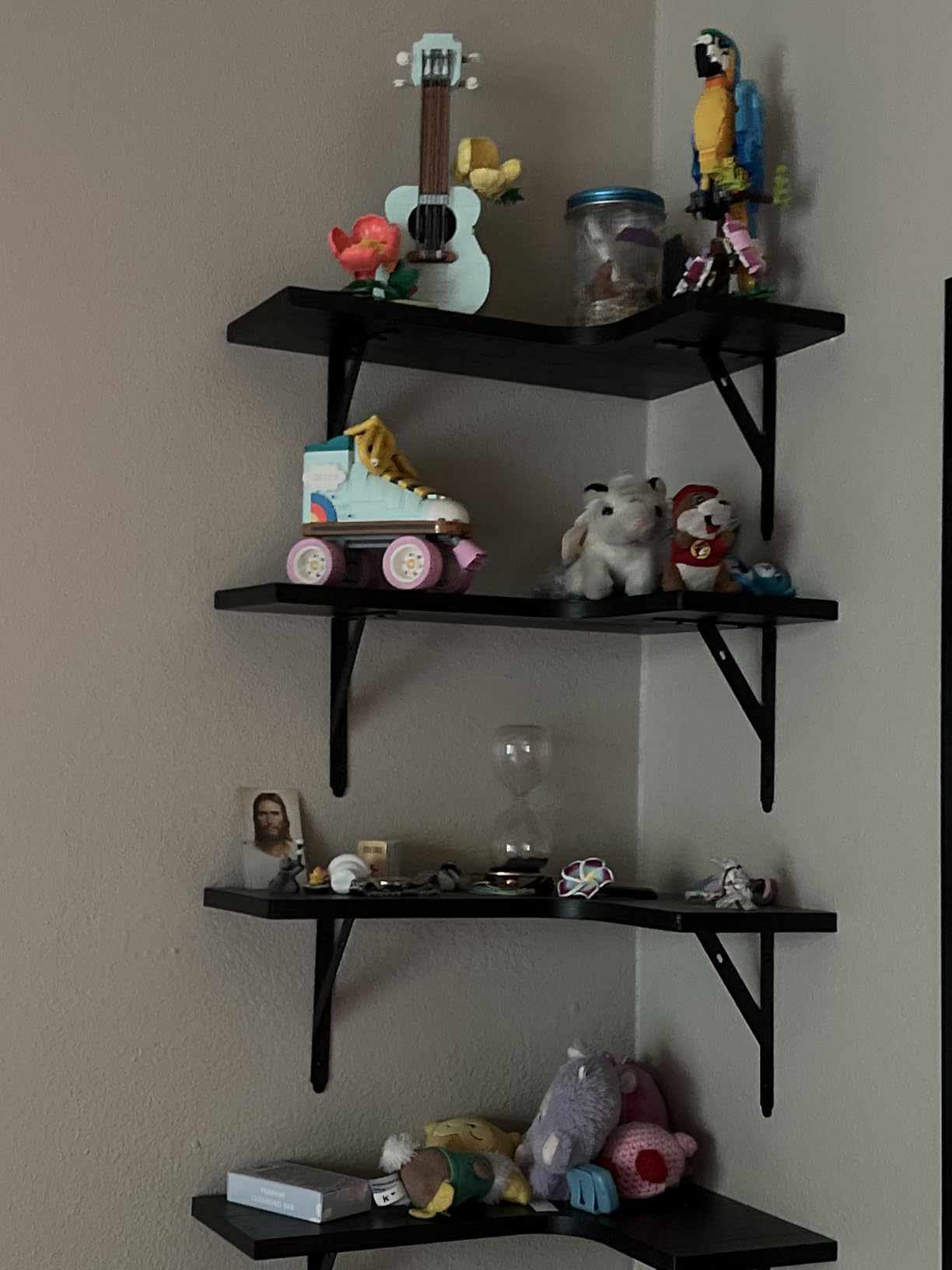 ROMGUAR CRAFT Corner Floating Shelves Wall Mounted Set of 4, Rustic Wood Storage Display Shelves for Home Decor, Bathroom, Kitchen, Bedroom, Living Room, Office (Black) customer photo 1
