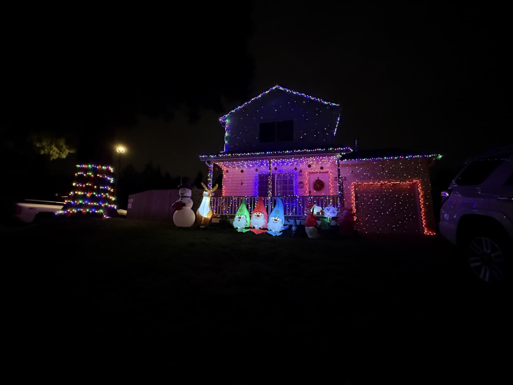 Star Shower Ultra 9 Outdoor Laser Light Show with Remote, AS SEEN ON TV, New 9 Unique Patterns, Showers Home w/Thousands of Lights, 3 Color Combinations, Motion or Still, Up to 3200 Sq Ft customer photo 2