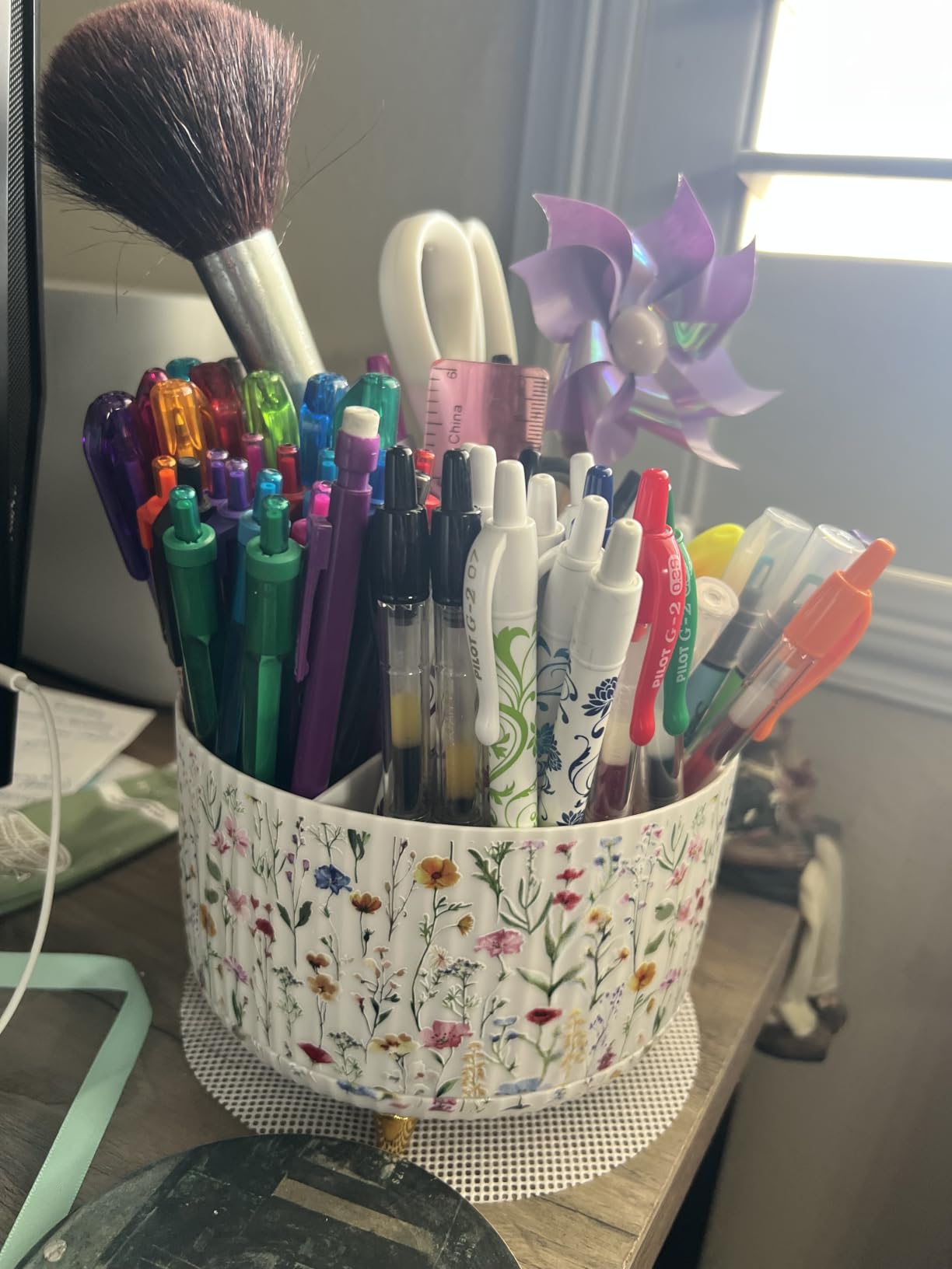 SKYDUE 360 Rotating Plastic Desk Pen Organizer with 5 Slots, Dual-Purpose Art Supply Pencil Cup for Office, School, Home customer photo 2