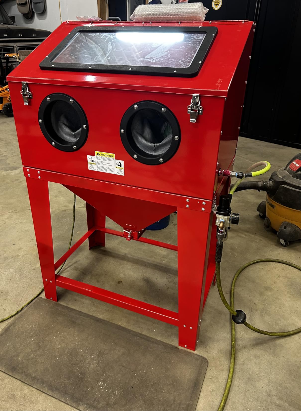 40 Gallon Bench Top Air Sandblasting Cabinet | Heavy Duty Steel, Includes Gun and 4 Nozzles, 60-125PSI/6-25CFM customer photo 1