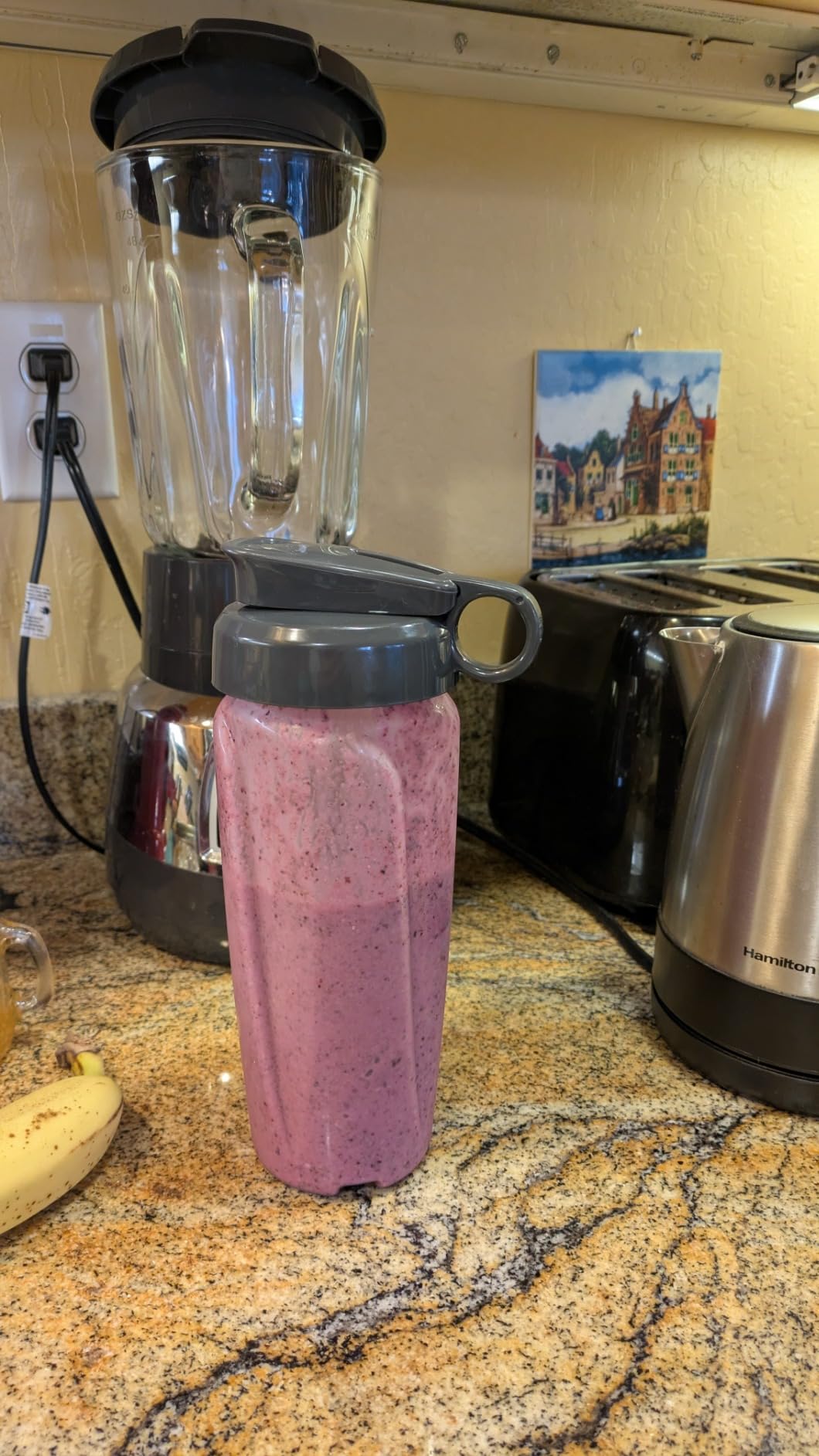 Black+Decker Quiet Blender with 6-Cup Cyclone Glass Jar, 3 Speeds + 3 Functions & Serrated Blade Technology for Faster Blending, Pulse Button and 24-oz Personal Jar, 900W customer photo 2
