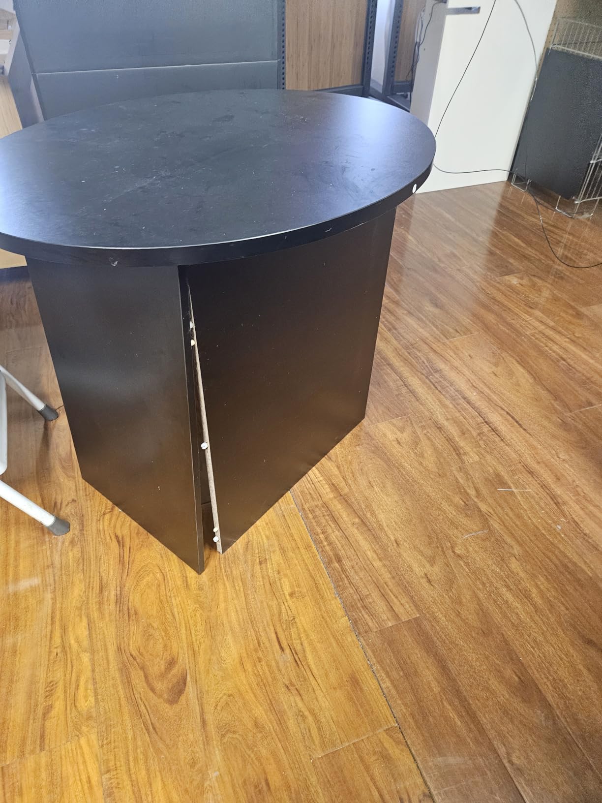 Tangkula Reception Desk, Front Counter Desk with Lockable Drawer & Adjustable Shelf, Oval Desktop, Retail Counter for Checkout, Computer Workstation for Salon Lobby Office, Home Office Desk customer photo 2