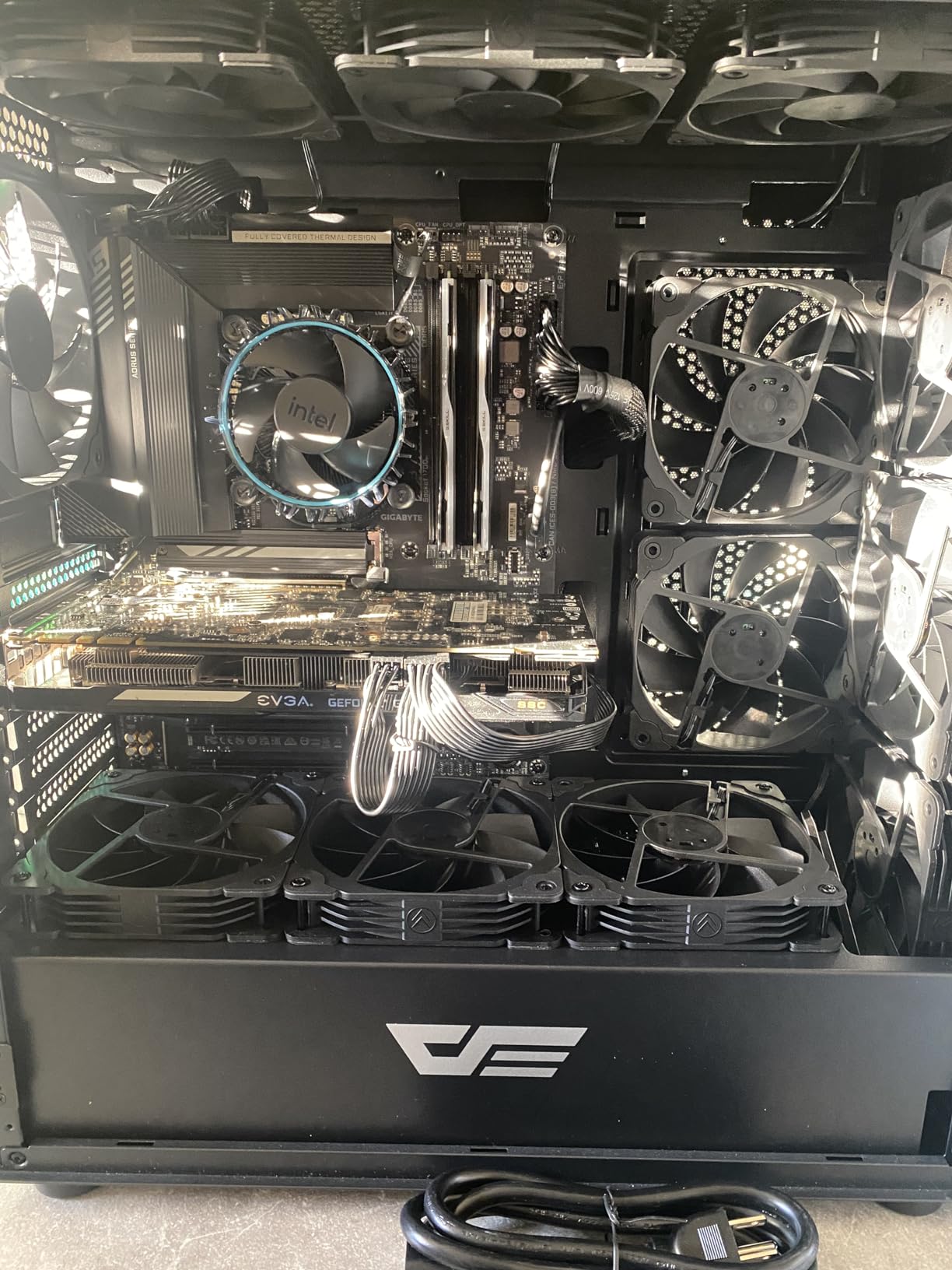 DARKROCK 3-Pack 120mm Black Computer Case Fans | High Performance Cooling Low Noise 3-Pin 1200 RPM Hydraulic Bearing Long life Up to 30,000 hours 5 Years After-sales Service customer photo 1