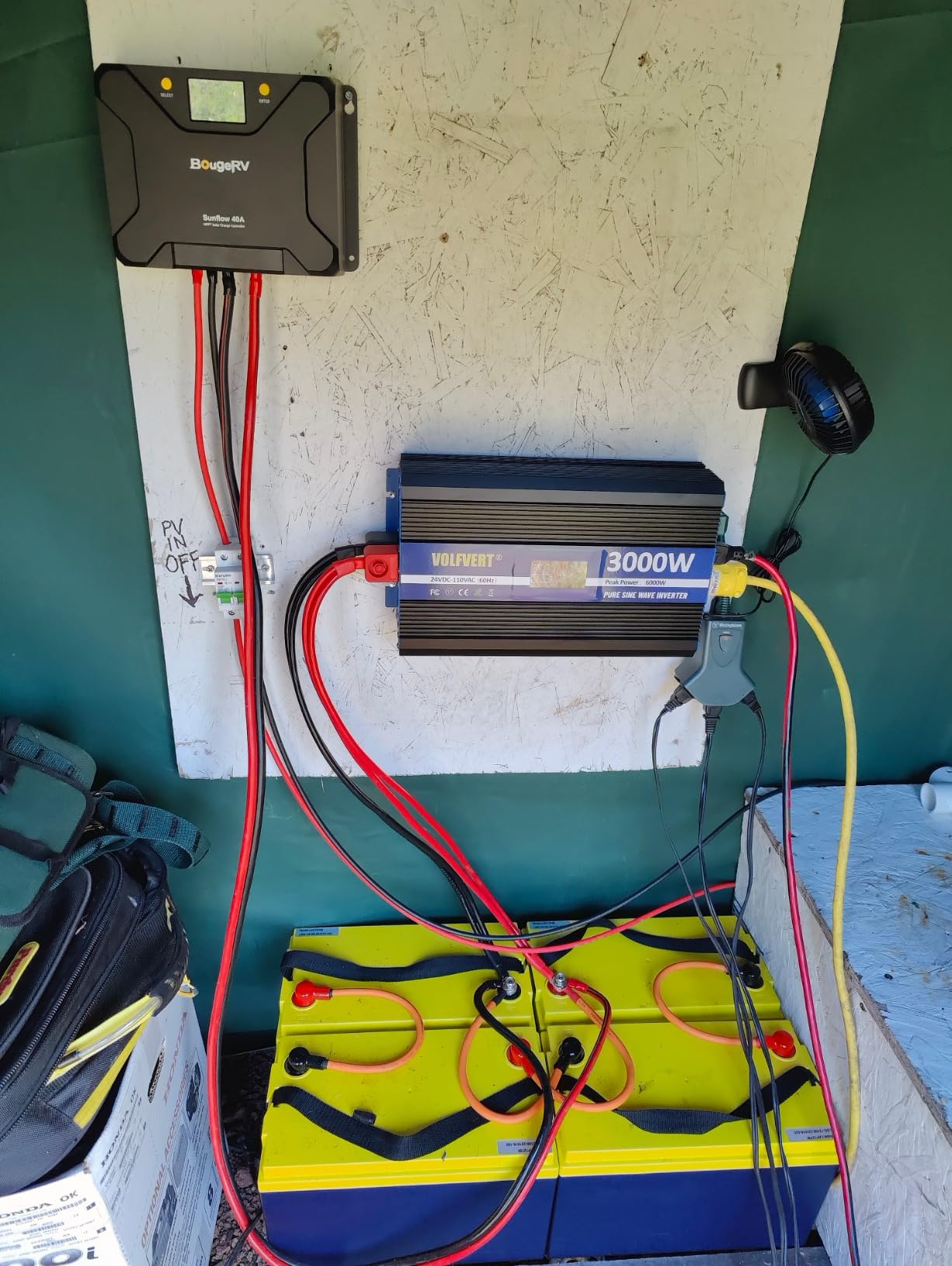 BougeRV MPPT Solar Charge Controller 40A, w/ Low-Temp Cut-Off, APP Control, Backlit LCD, 40 Amp Solar Panel Regulator 12V/24V for LiFePO4, SLD, Gel, FLD, AGM Battery, RV, Marine, Upgraded customer photo 1