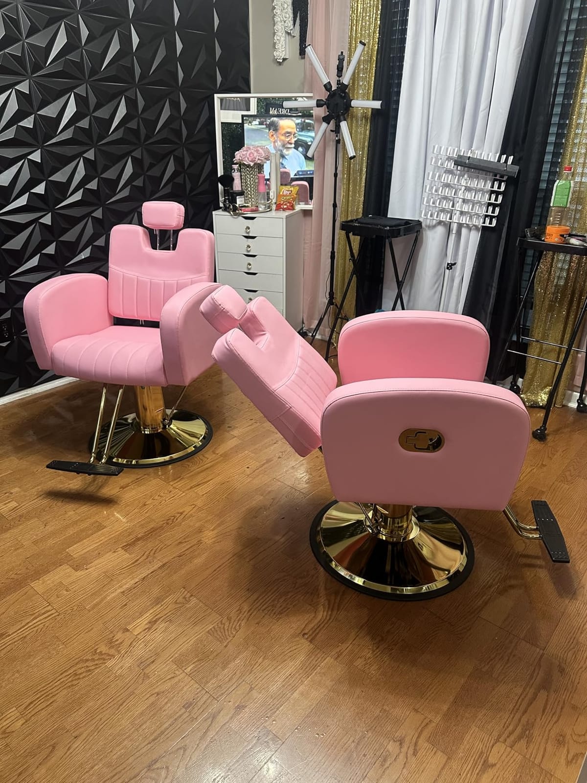 Baasha Reclining Salon Chair for Hair Stylist, 440 lbs Hydraulic Barber Chair with 135° Reclining Backrest, Removable Headrest, 360° Swivel, All Purpose Styling Chair, Black Gold customer photo 1