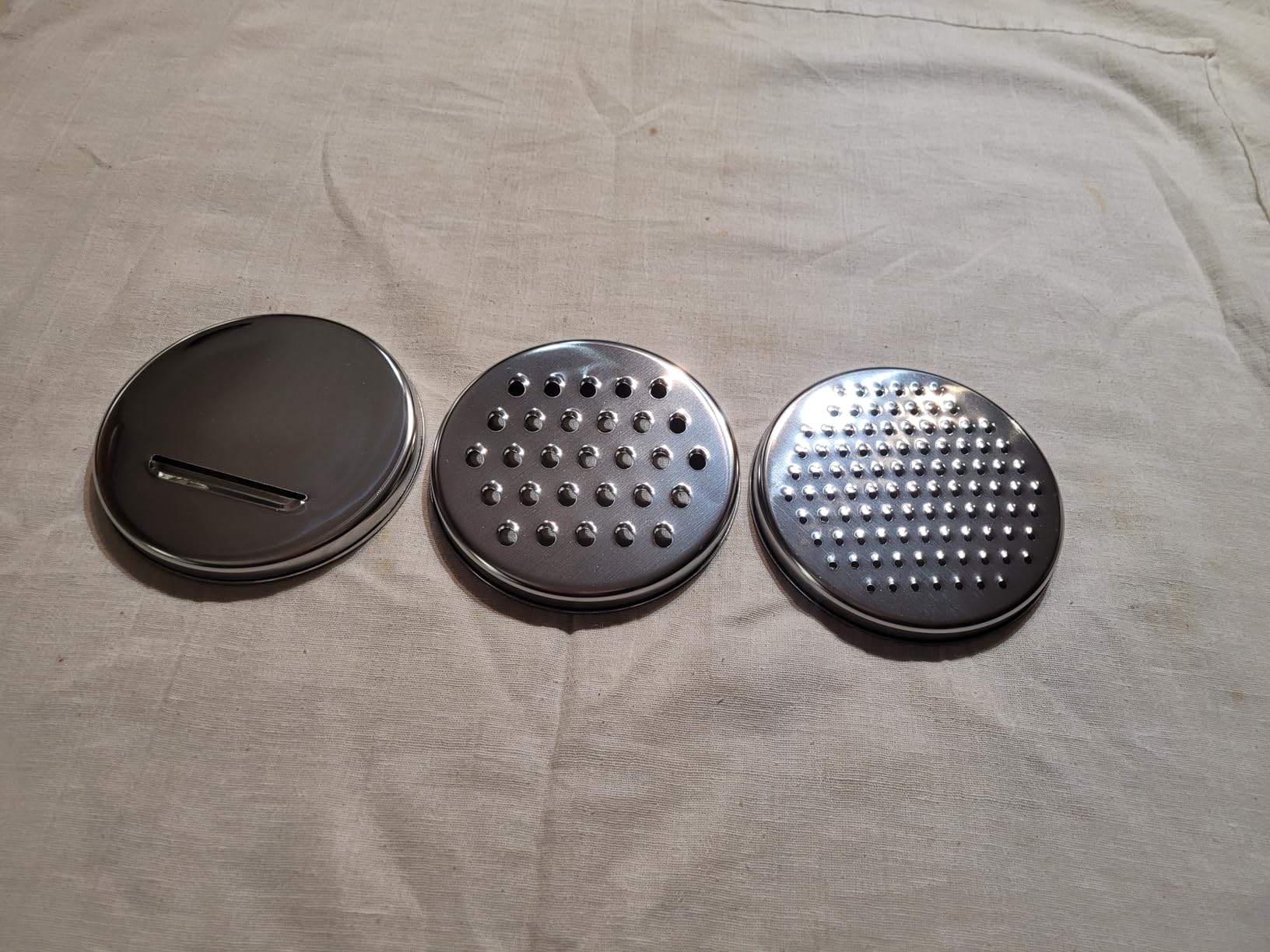 Umite Chef Mixing Bowls with Airtight Lids Set, 8PCS Stainless Steel Nesting Bowls with Grater Attachments, Non-Slip Bottoms, 5, 4, 3.5, 2, 1.5QT for Mixing & Serving customer photo 2