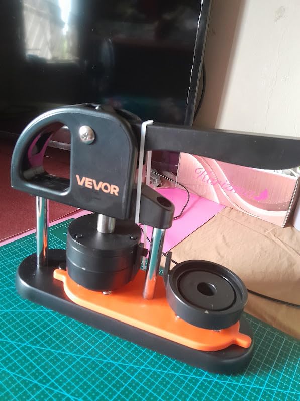 VEVOR Button Maker Machine 1/1.25/2.25 inch(25/32/58mm) 3-in-1 Pin Maker | with 300pcs Button Parts, Children DIY Presents, Ergonomic Arc Handle Punch Press Kit, Panda Magic Book, and Circle Cutter customer photo 2