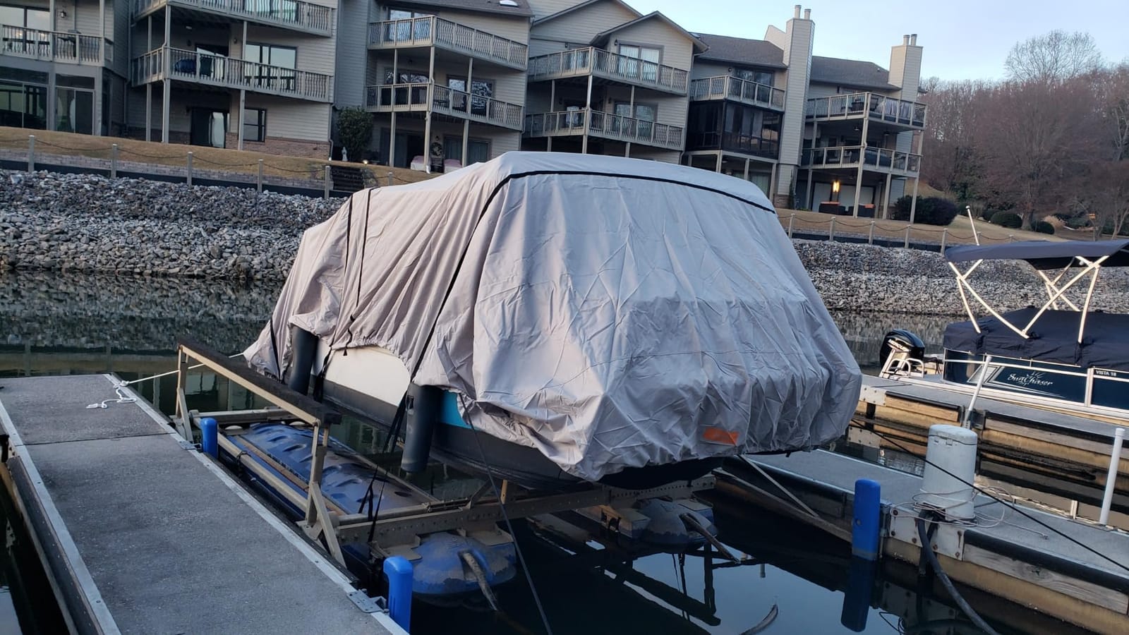 Pontoon Boat Cover, 1400D Reinforced, Motor Cover, 17-20ft, Gray | Heavy Duty Fabric Marine Grade, Air Vents, Trailerable, Waterproof, UV Resistant, fits 102