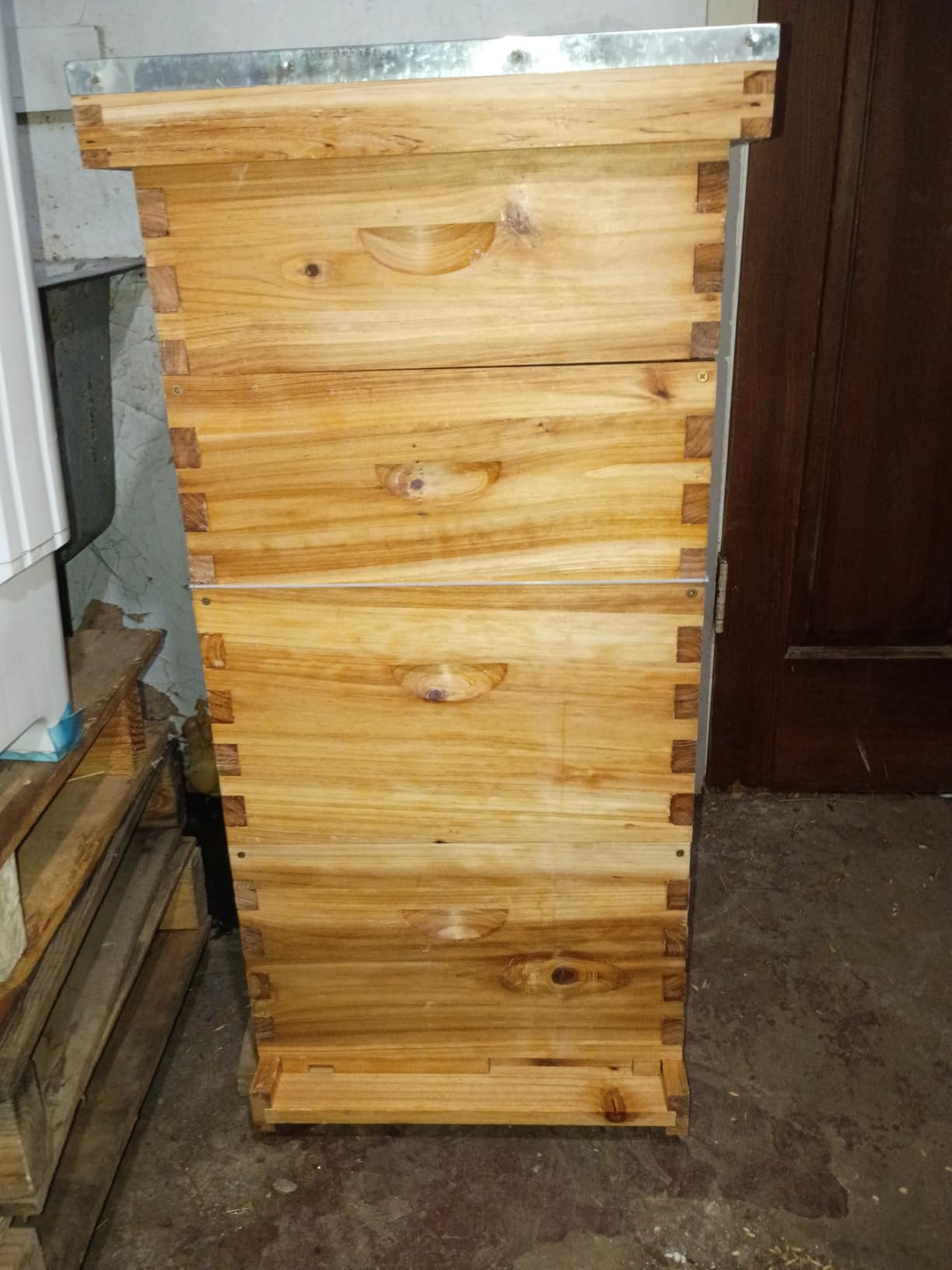 Honey Lake 10-Frame Langstroth Beehive Starter Kit, Beeswax Coated Complete Bee Hive Includes 2 Deep Brood Boxes & 2 Medium Super Bee Boxes with Beehive Frames and Foundations for Beekeepers (4 Layer) customer photo 1