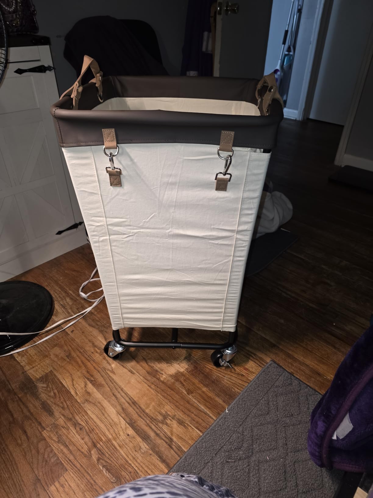 StorageWorks Laundry Hamper with Wheels, Rolling Laundry Basket, Dirty Clothes Hamper for Hotel, Home, Closet, Dorm (Beige, 160L) customer photo 2