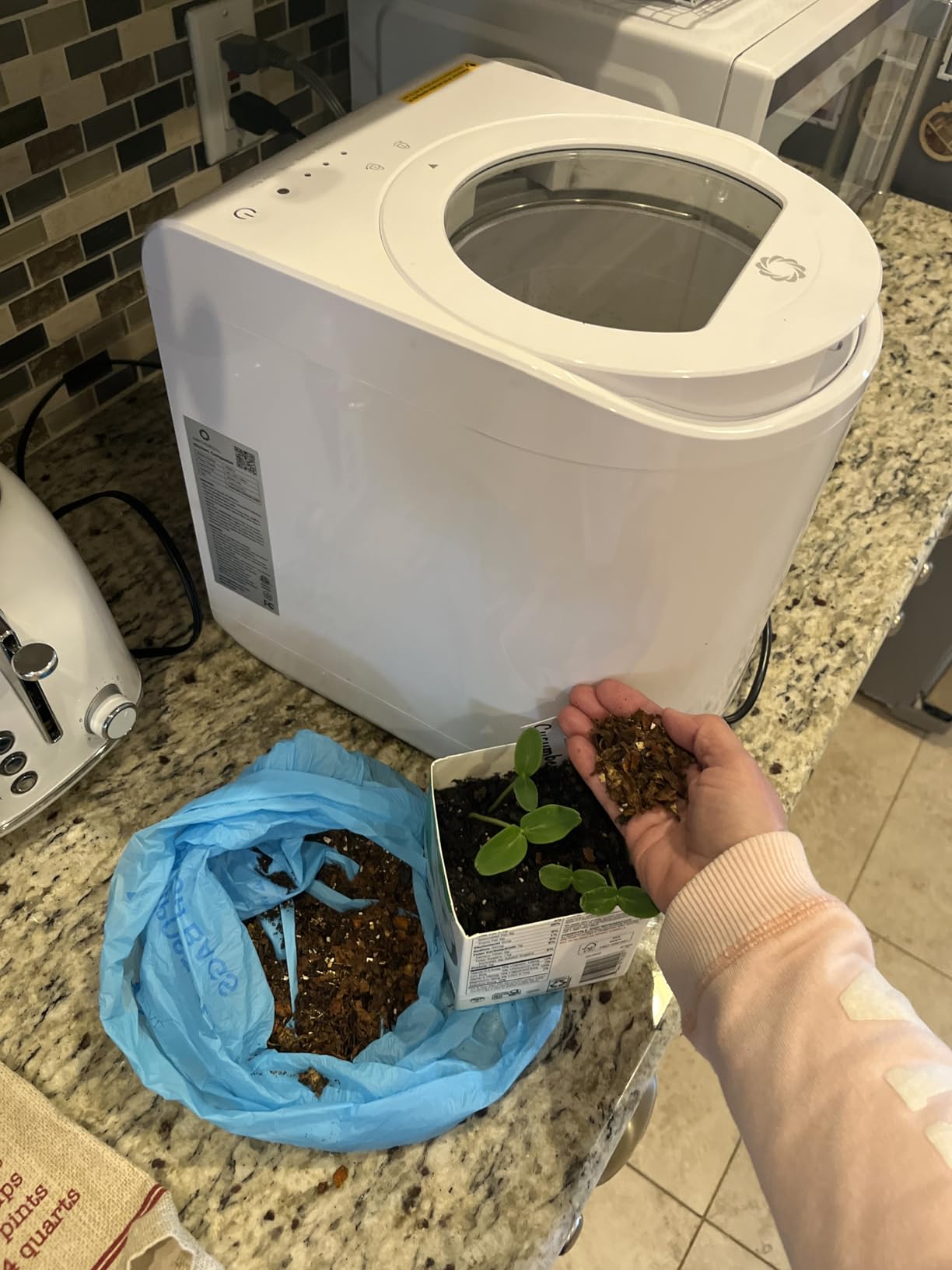 Airthereal R500-V Electric Composter, Visual Glass Cover, 2.5L, Gray | Visual Glass Cover, Upgraded SHARKSDEN Tri-blade, 90% Reduction in Waste Volume customer photo 1