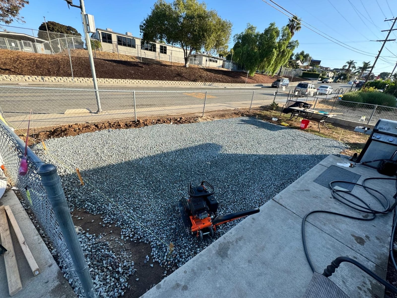 VEVOR Plate Compactor, 6.5 HP 196cc Gas Engine, 2360 lbs Compaction Force | 22.1 x 15.9 in Plate, Heavy-Duty 5600 VPM Power Jumping Jack Vibratory Tamper for Walkways, Asphalt, Pavers, and Landscaping customer photo 2
