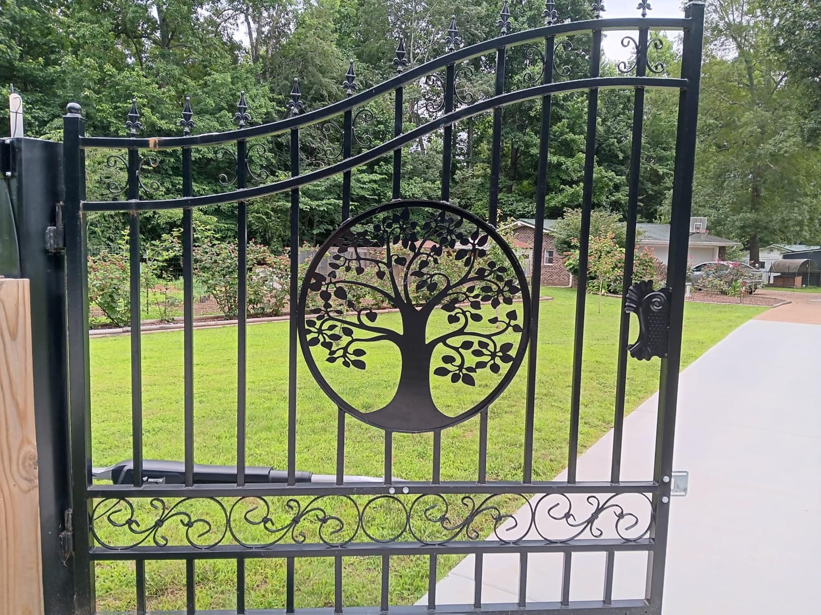 Chery Industrial 14x8 FT Outdoor Dual Swing Driveway Gate with Deer Pattern | Galvanized Steel Outdoor Security Gate, Weatherproof Entrance Gate for Yard Patio Manor Commercial Use customer photo 2