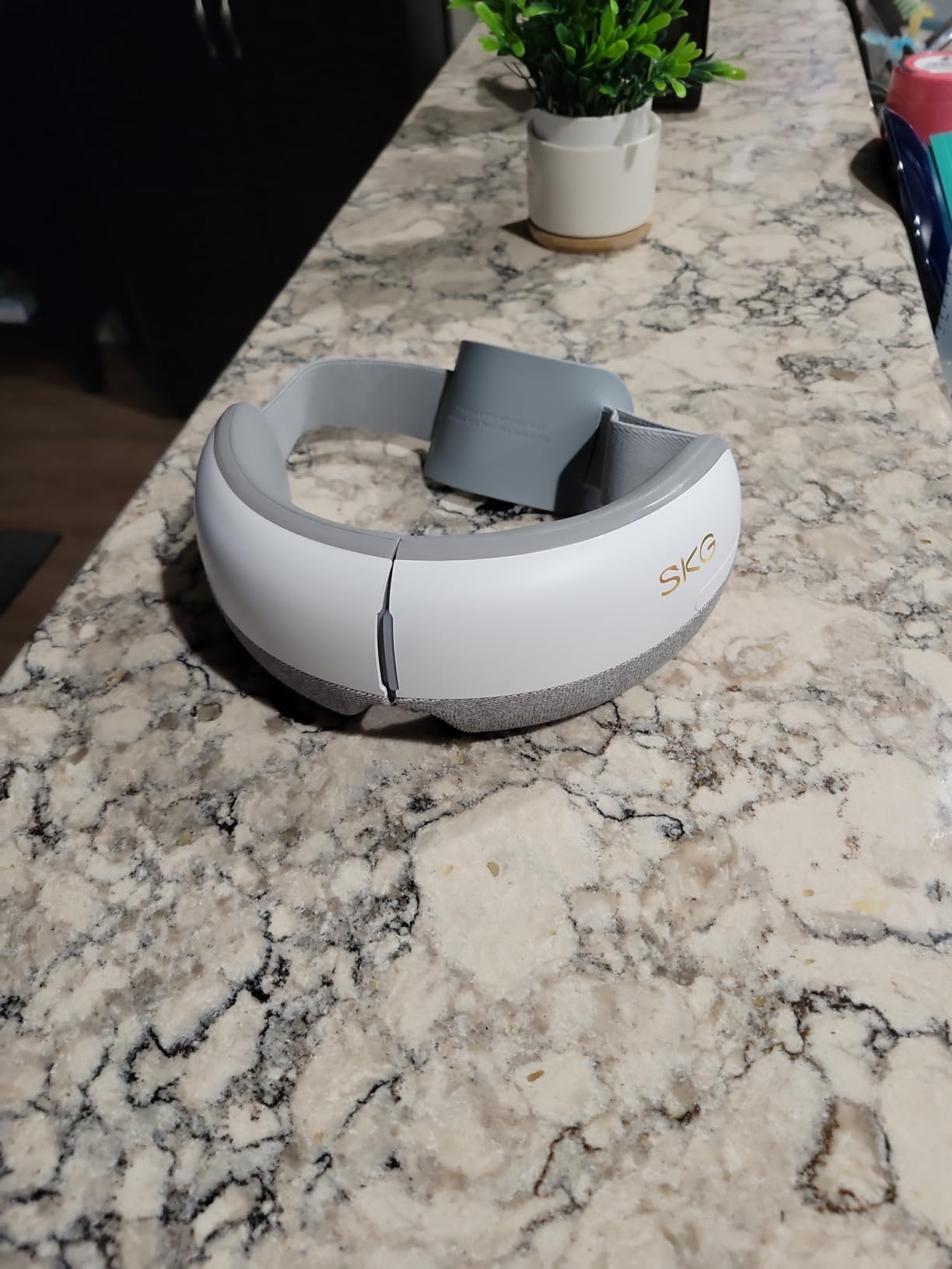 SKG Eye Massager with Heat, Bluetooth Heated Eye Massager for Strain Relief with Vision Window, Music, Soothing Eye Care Device to Relax Eyes, Best Fathers Days Dad Gifts for Dry Eyes, Dark Circles customer photo 2
