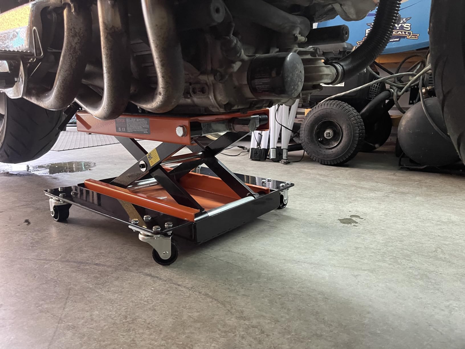 VEVOR Hydraulic Motorcycle Lift Table, 350 lbs Capacity Motorcycle Scissor Jack Lift with Wide Deck, J-Hooks, 4 Wheels, Hydraulic Foot-Operated Jack Stand for ATV Dirt Bikes customer photo 1