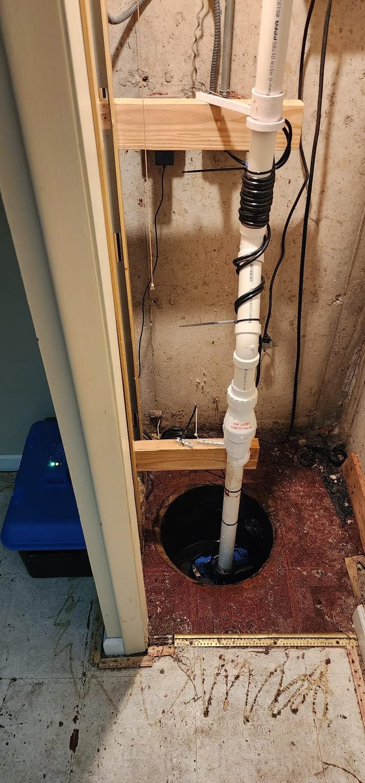Westinghouse - 1/2 HP Sump Pump with Integrated Vertical Float Switch and 12 Volt Battery Back Up Capability, Up to 5,200 Gallons Per Hour - Heavy Duty Battery Backup Sump Pump System customer photo 2