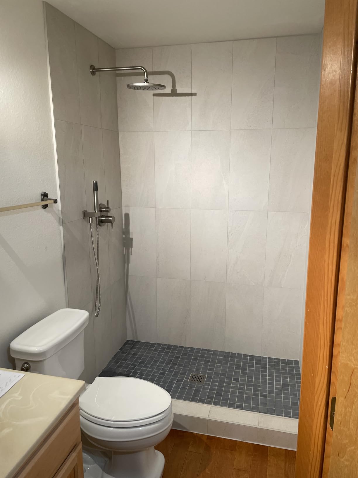 Delta Modern 14 Series Round Rain Shower System Faucet Set, Rainfall Brushed Nickel Shower Head and Handle Set, Valve Trim Kit, 10 Inch, Spotshield Stainless 342702-SP customer photo 1