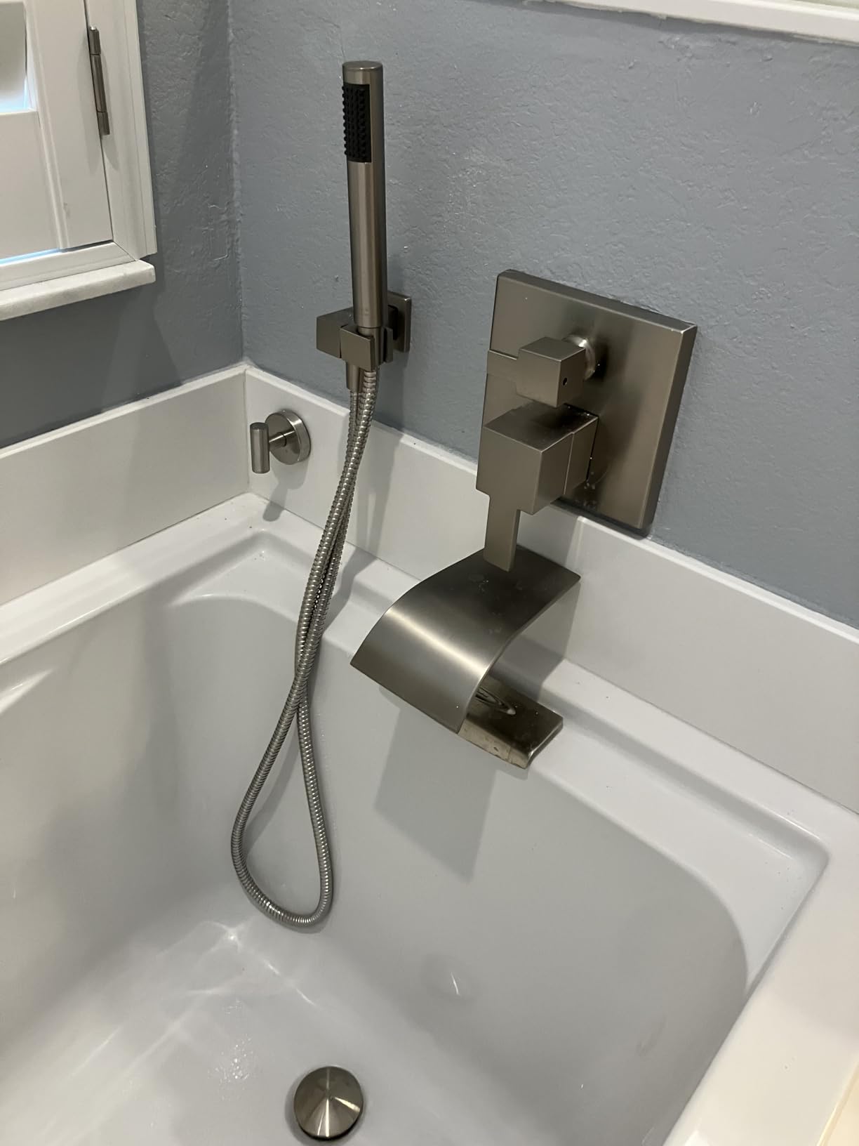 Delta Modern 14 Series Square Rain Shower System Faucet Set, Rainfall Brushed Nickel Shower Head and Handle Set, Valve Trim Kit, 10 Inch, Spotshield Stainless 342701-SP customer photo 2