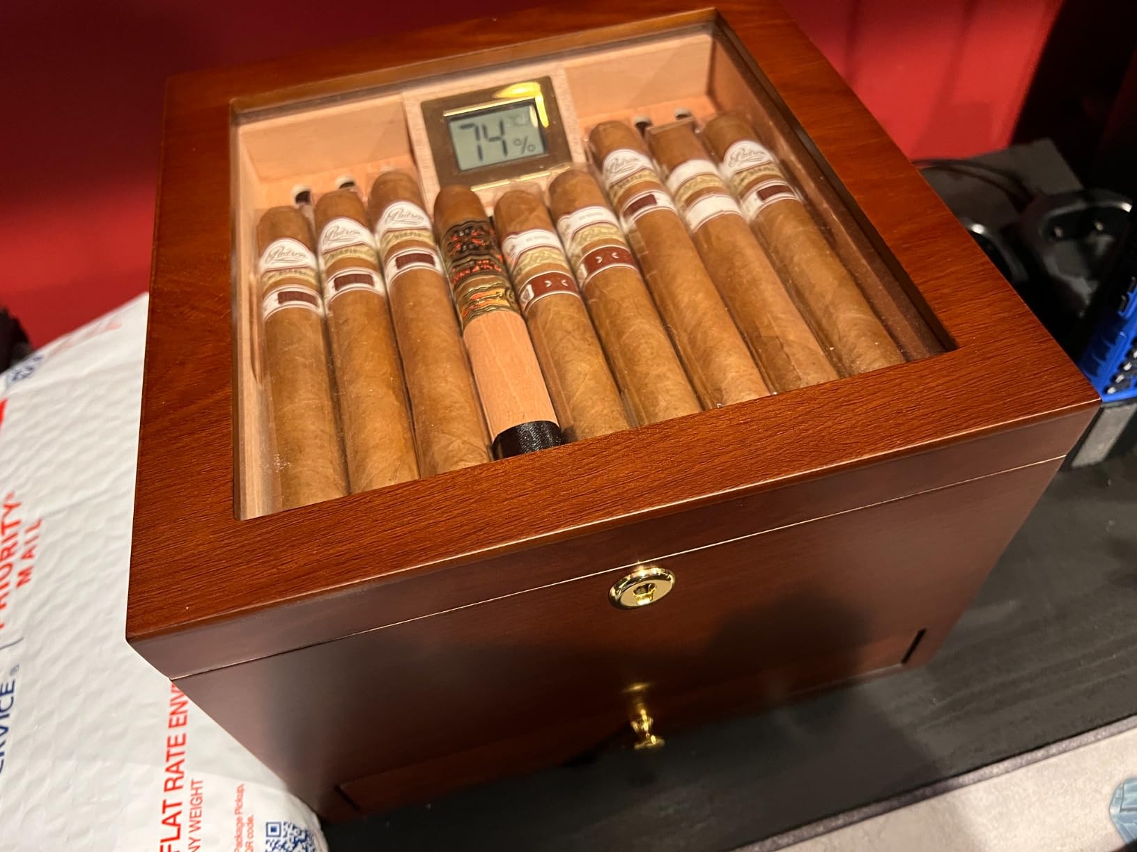 Flauno Cigar Humidor with Air Circulation System, Hold 40 Rubustos, Thicker Spanish Cedar, Accurate Digital Hygrometer, Drawer, Humidifier, Divider, Lock, Gift for Cigar Lovers customer photo 1
