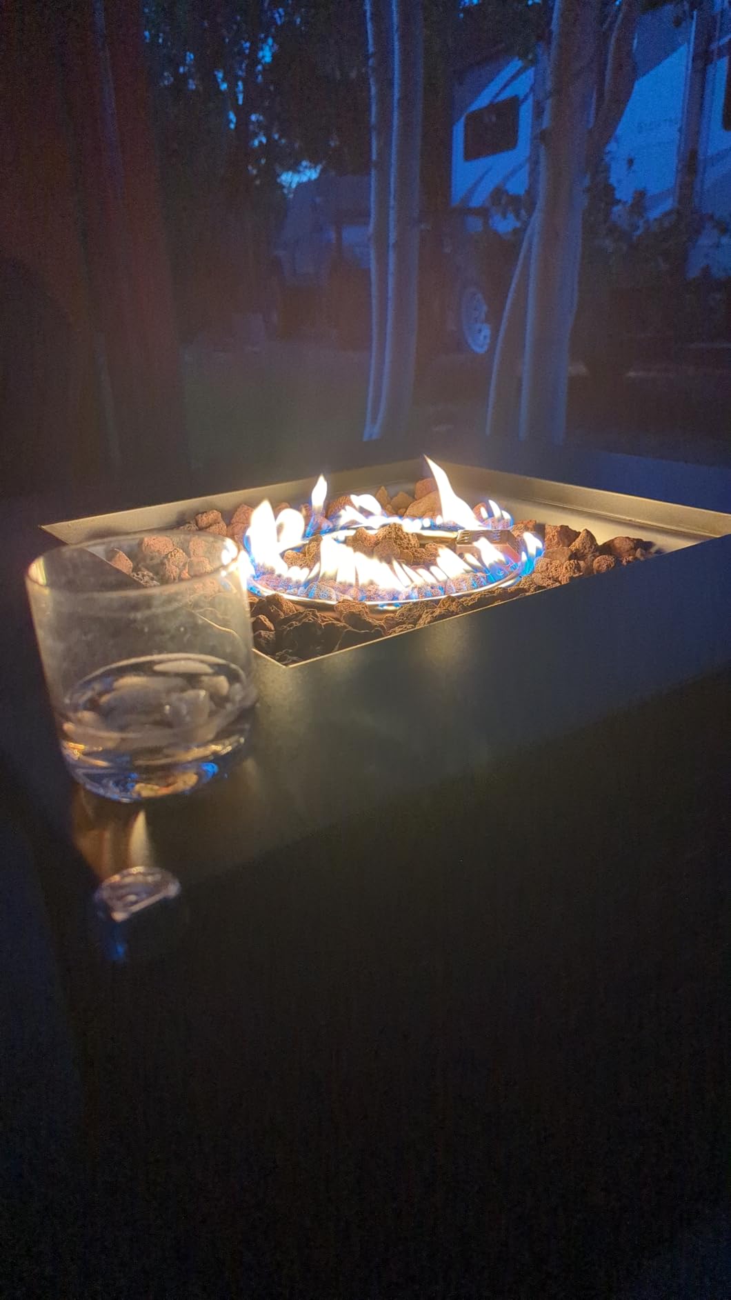 Ciays 42 Inch Gas Fire Pit Table, 60,000 BTU Propane Pits for Outside with Steel Lid and Lava Rock, 2 in 1 Firepit Table Gatherings Parties on Patio Deck Garden Backyard, Black customer photo 1