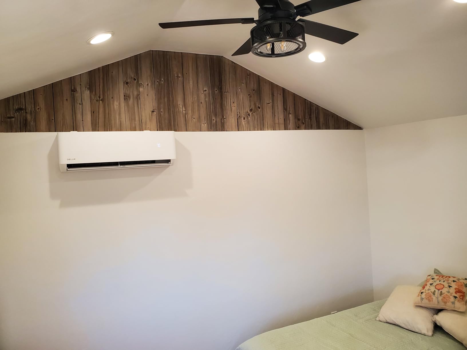 DELLA Hyper Heat Lower as -13℉ 12,000 BTU WiFi Mini Split, Work with Alexa, Energy Star 115V 23 SEER2, Cools Up to 550 Sq. Ft, Inverter AC with 1 Ton Pre-Charged Heat Pump & 16.4ft Installation Kits customer photo 1