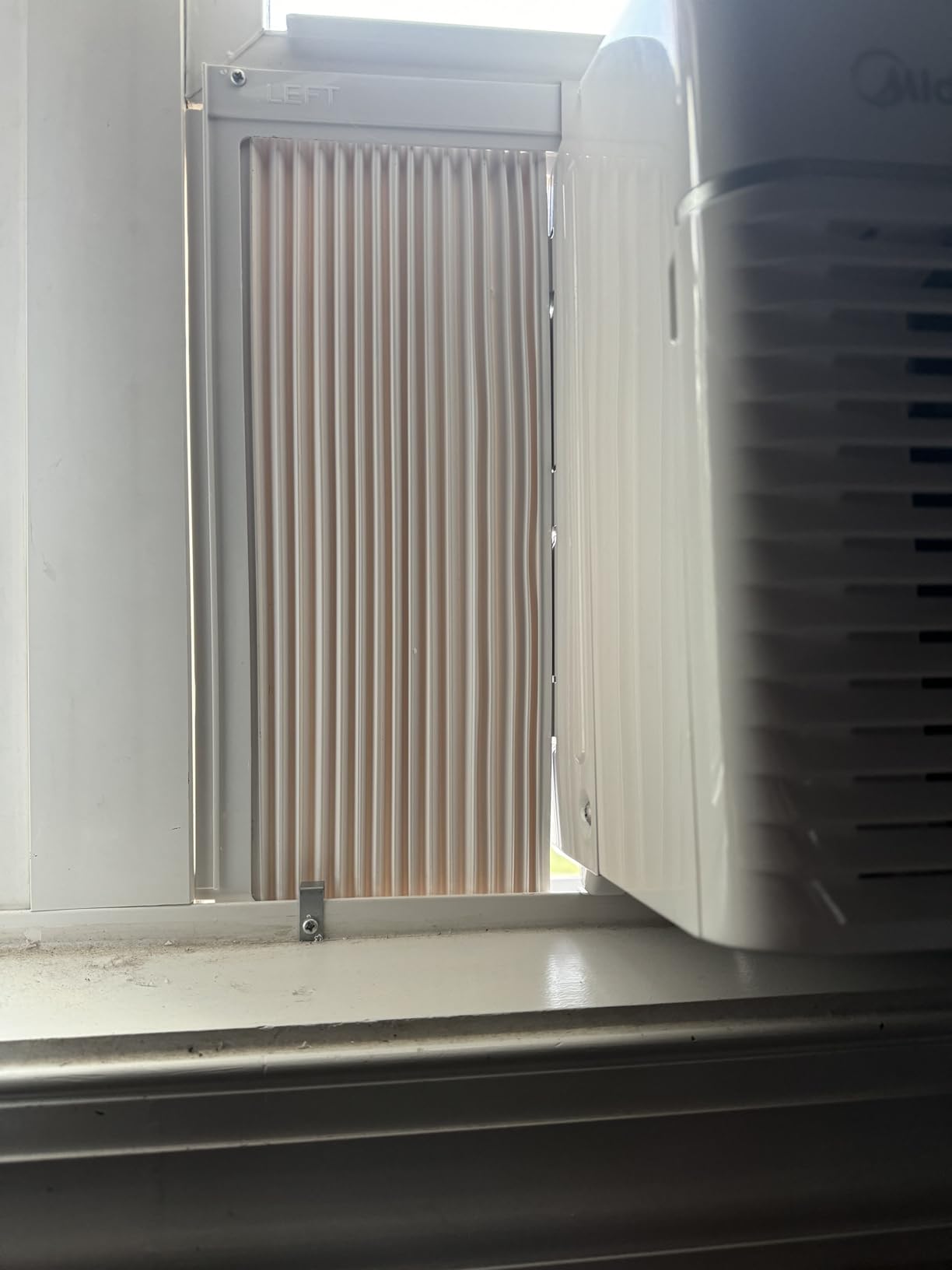 Midea 8,000 BTU Smart Inverter Air Conditioner Window Unit with Heat and Dehumidifier - Cools up to 350 Sq. Ft., Energy Star Rated, Quiet Operation, Electronic Controls, Remote Control, White customer photo 2