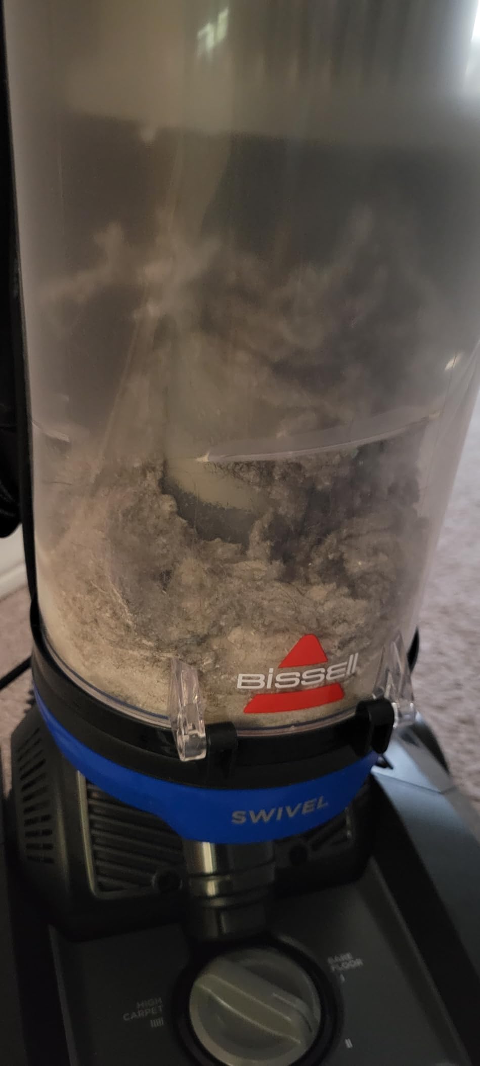 Bissell CleanView Swivel Vacuum, Triple Action Brush Roll, 3836 customer photo 1