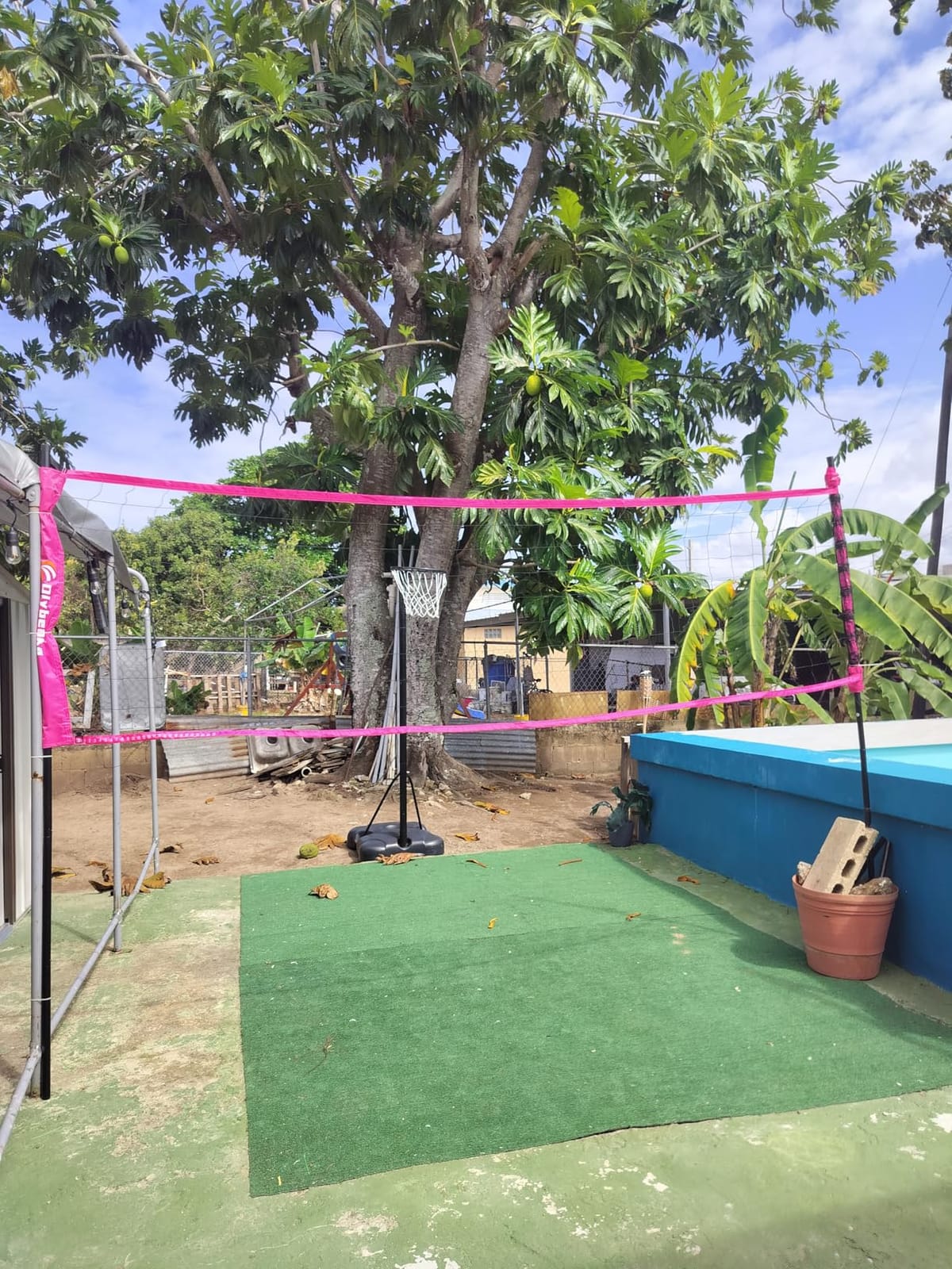 Portable Outdoor Volleyball Net Set for Backyard Beach with Adjustable Poles, Soft PU Volleyball & Pump, Carry Bag and Durable Anti-Sagging Net customer photo 1