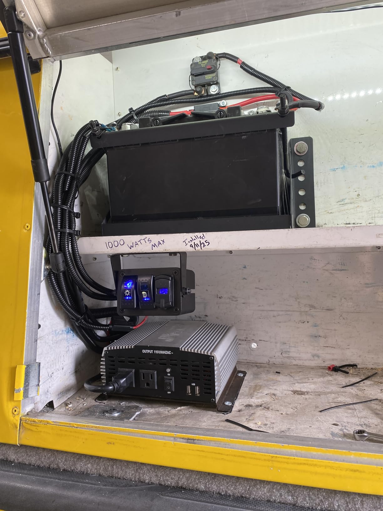 VEVOR Split Charge Relay Kit, 6mtr 12V, Automatic Dual Battery Isolator Kit, 140AMP VSR customer photo 2