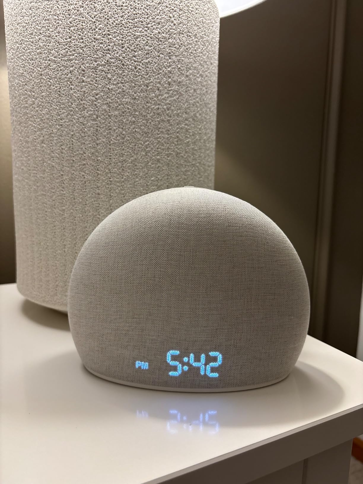 HOUSBAY Sunrise Alarm Clock with White Noise Sound Machine for Bedroom | Wake-Up Light, 5 Gentle Alarm Sounds, 20 Soothing Sleep Sounds, Dimmable Display, Phone-Free Bedside Clock customer photo 2