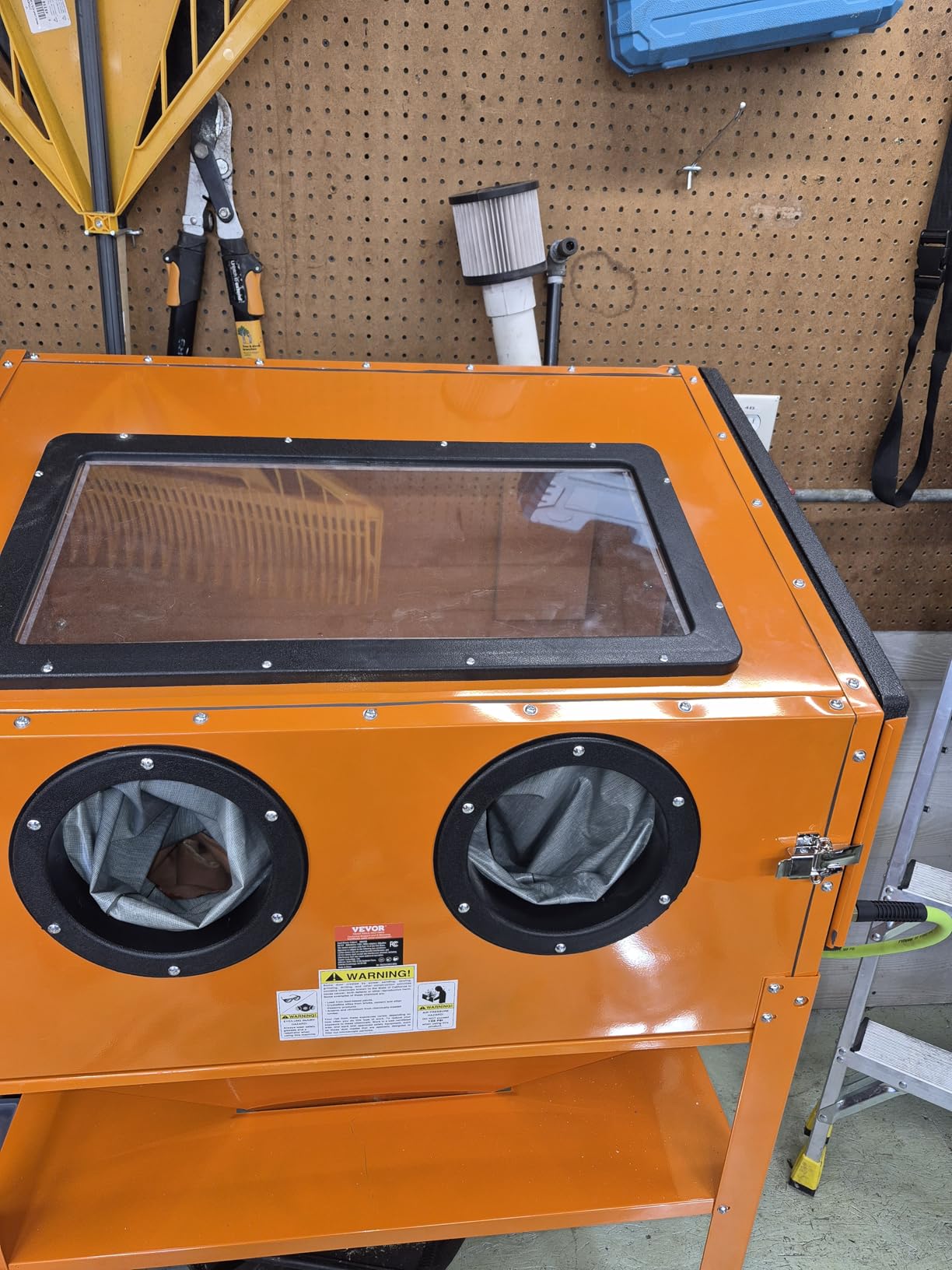60 Gallon Sandblasting Cabinet, 40-120PSI Sand Blasting Cabinet with Stand, Heavy Duty Steel Sand Blaster with Blasting Gun & 4 Ceramic Nozzles for Paint, Stain, Rust Removal customer photo 2