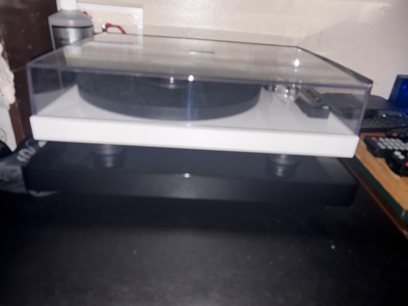 Fluance IB40 Turntable Isolation Base Anti-Vibration Wood Platform for Enhanced Sound Clarity and Superior Damping with Height Adjustable Feet, Bubble Level, Universal Compatibility- Natural Walnut customer photo 1