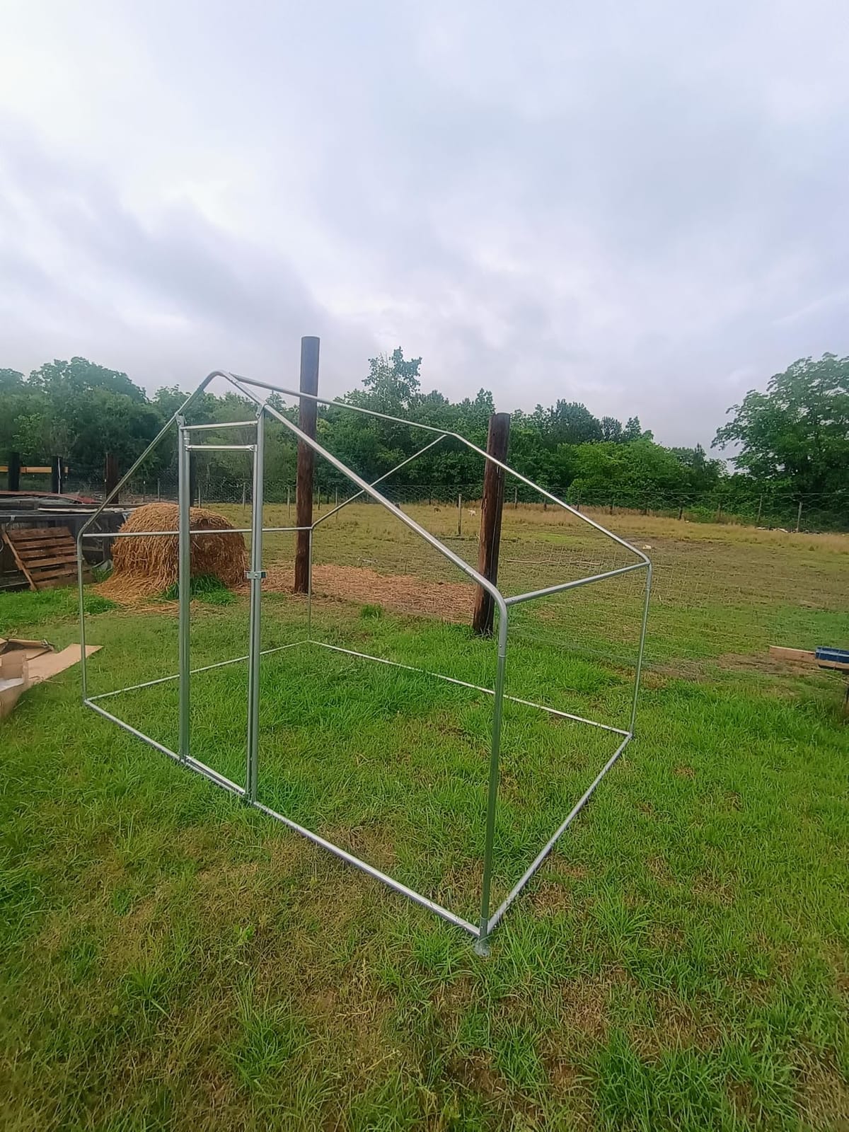 Outvita Chicken Coop, 13×10 FT Large Metal Chicken House, Poultry Habitat Cage with Waterproof Cover, Walk-in Chicken Run Pen for Small Animals, Yard, Farm, Patio customer photo 2