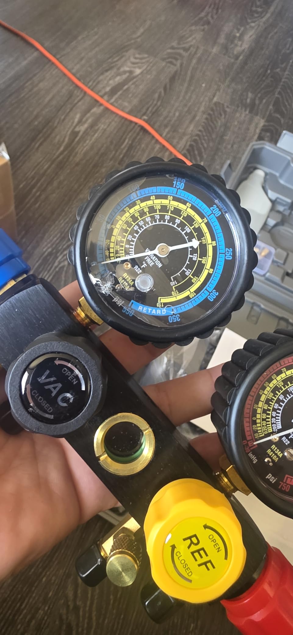 VTG VOGTEN 4.5 CFM AC Vacuum Pump and Gauge Set for R134a R22 R410a | AC Vacuum Pump Kit for Mini Split/HVAC/Auto Systems,w/Leak Detector,4 Hoses,4 R410a Adapters,2 R134a Can Taps,Storage Case customer photo 1
