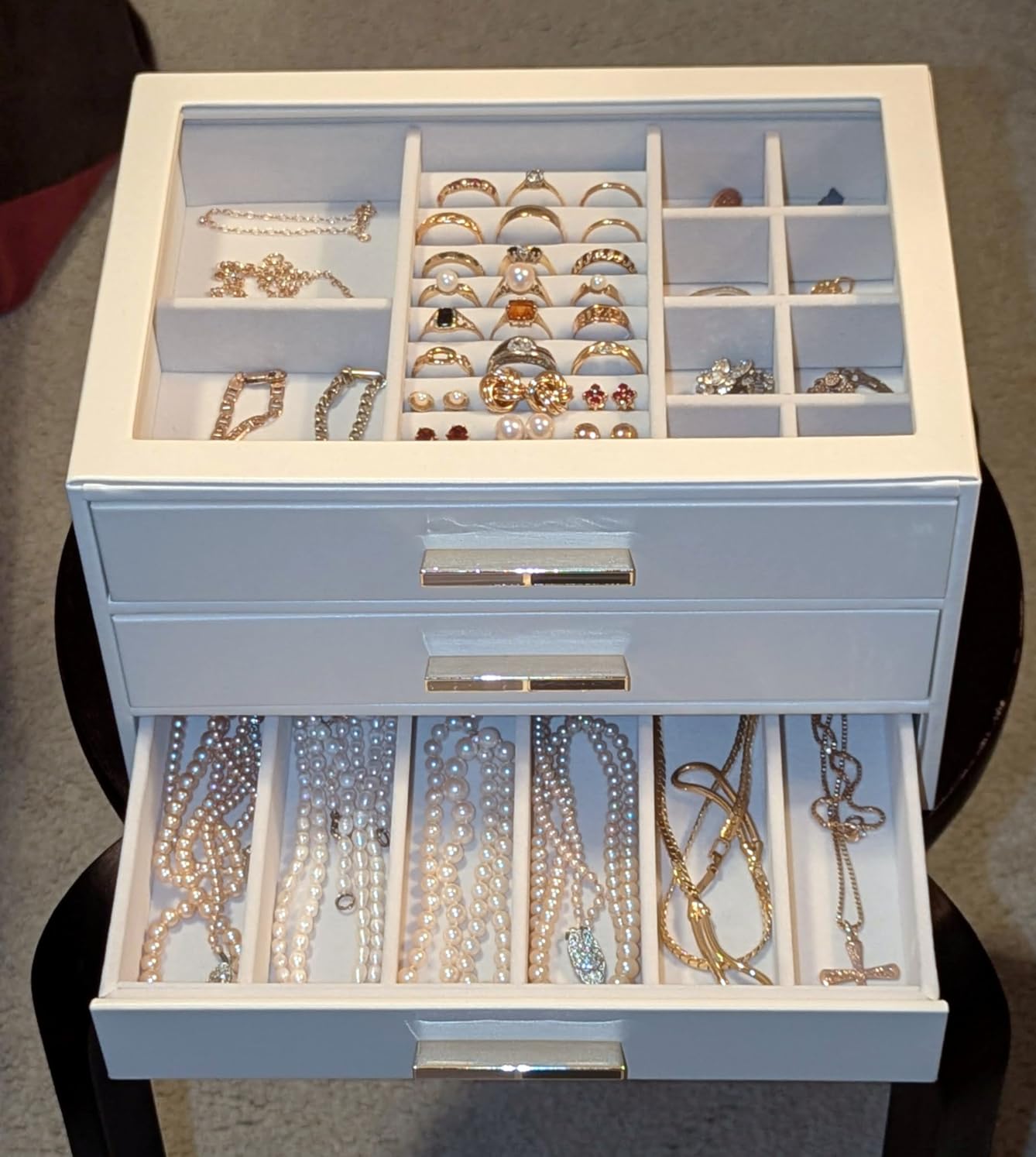 VLANDO 4 Layer Jewelry Box for Women, Glass Lid Jewelry Organizer with 4 Drawers for Necklaces Rings Earrings Bracelets - Cloud White customer photo 2