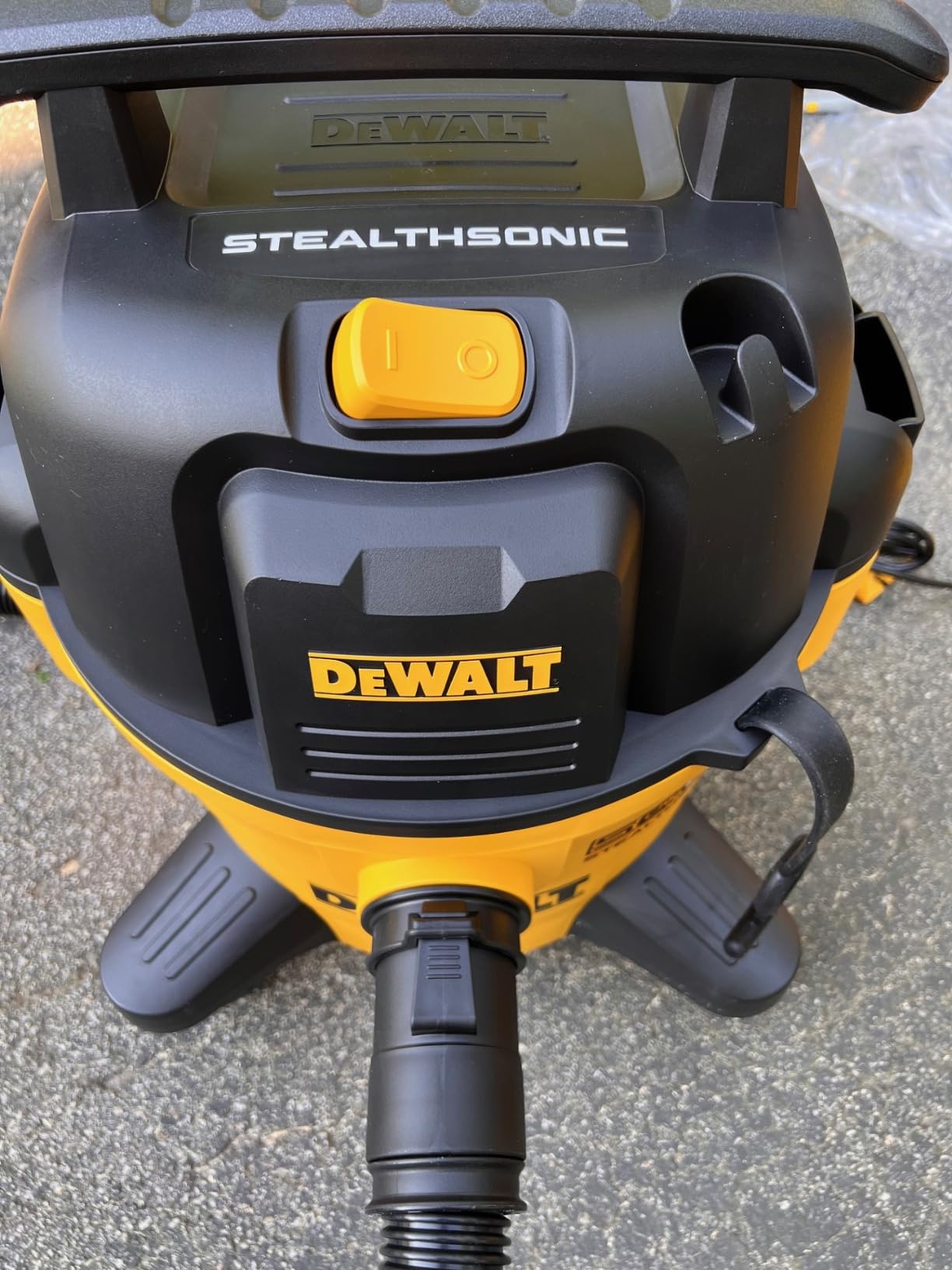 DEWALT STEALTHSONIC Wet Dry Shop Vac 6 Gallon, Shop Vacuum Wet and Dry 5 HP, Ultra Quiet Shopvac with Powerful Suction, Wet Dry Vacuum Cleaner for Home, Garage, Workshop, Jobsite, DXV06P-QT customer photo 2