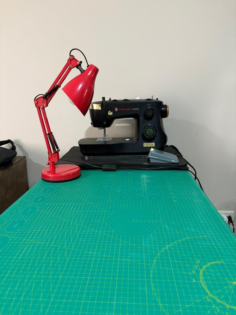 SINGER Heavy Duty 500 Classic High Speed Sewing Machine + Accessory Kit | 3 built-in stitches, strong motor, 50% more power, 1-step buttonhole, sturdy metal frame, large sewing space, LED light customer photo 2