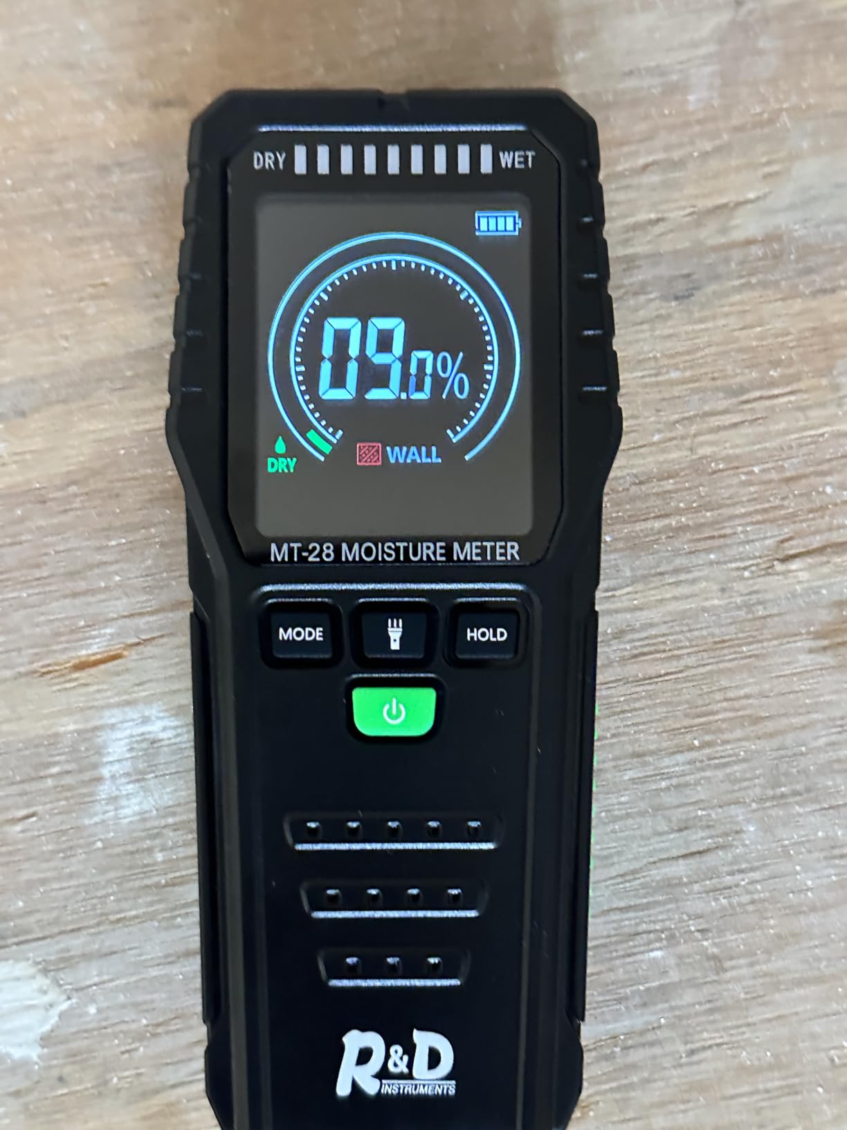 RDINSCOS Pinless Moisture Meter for Walls and Wood | Non-Destructive, Digital Moisture Tester, For Masonry & Flooring, Hardwood, Softwood, Low Light Readable LCD Screen customer photo 1