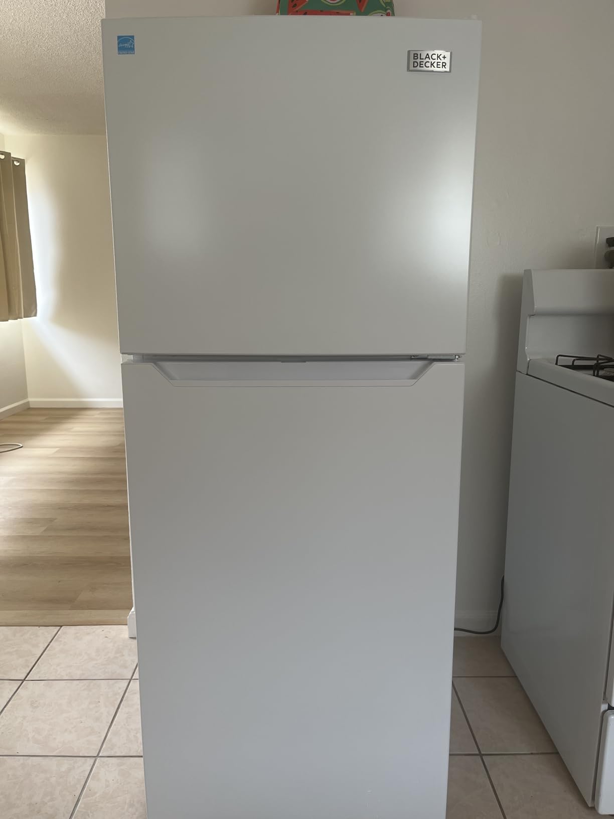 BLACK+DECKER 12.1 Cu. Ft. Top Mount Refrigerator, BR1210HB, Black | 2 Door Refrigerator with Top Freezer and Adjustable Temperature Control, Full Size for Homes and Apartments, Energy Star customer photo 1